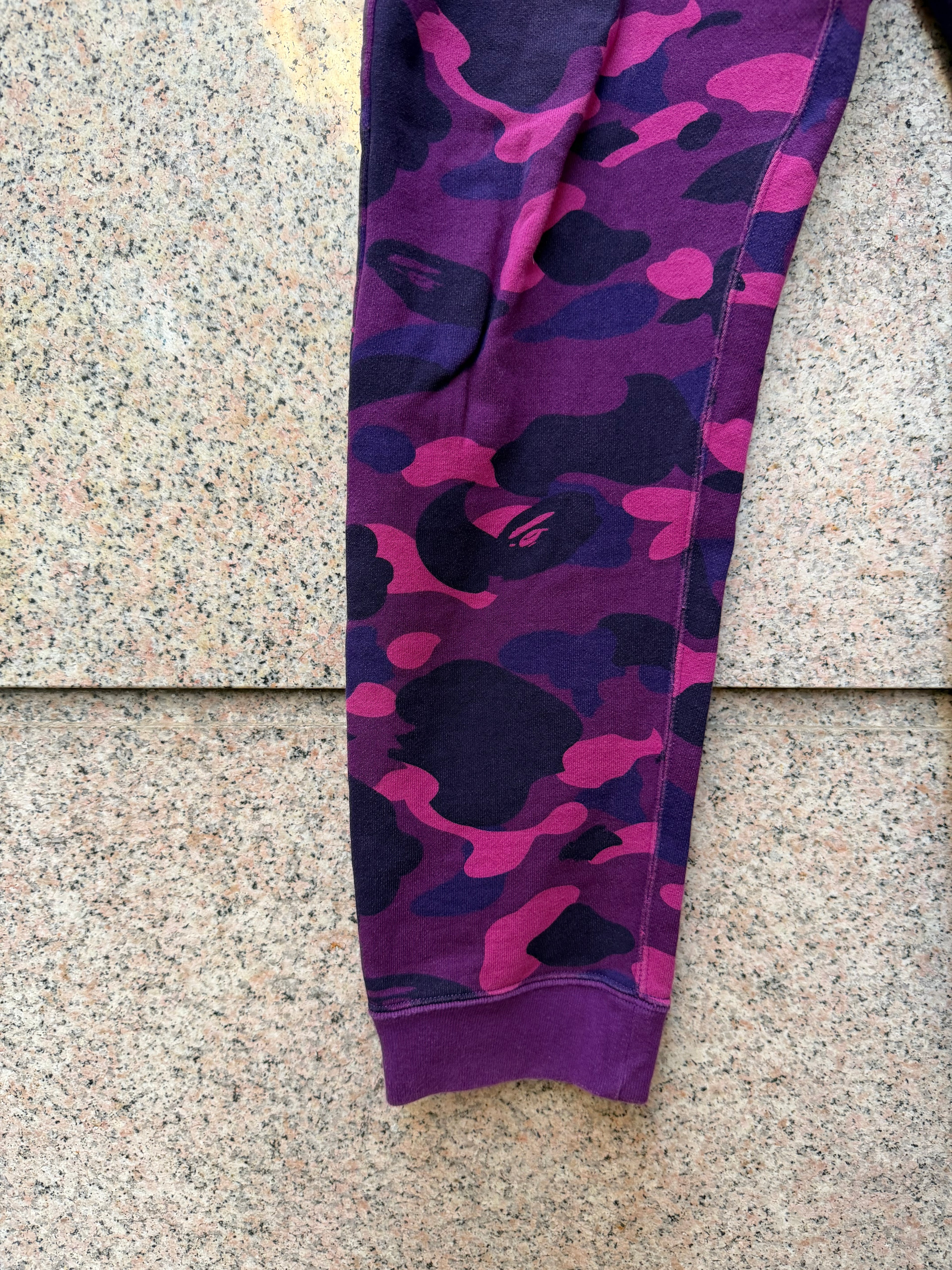 A Bathing Ape Bape Camo Shark Sweatpants Purple - S (USED)