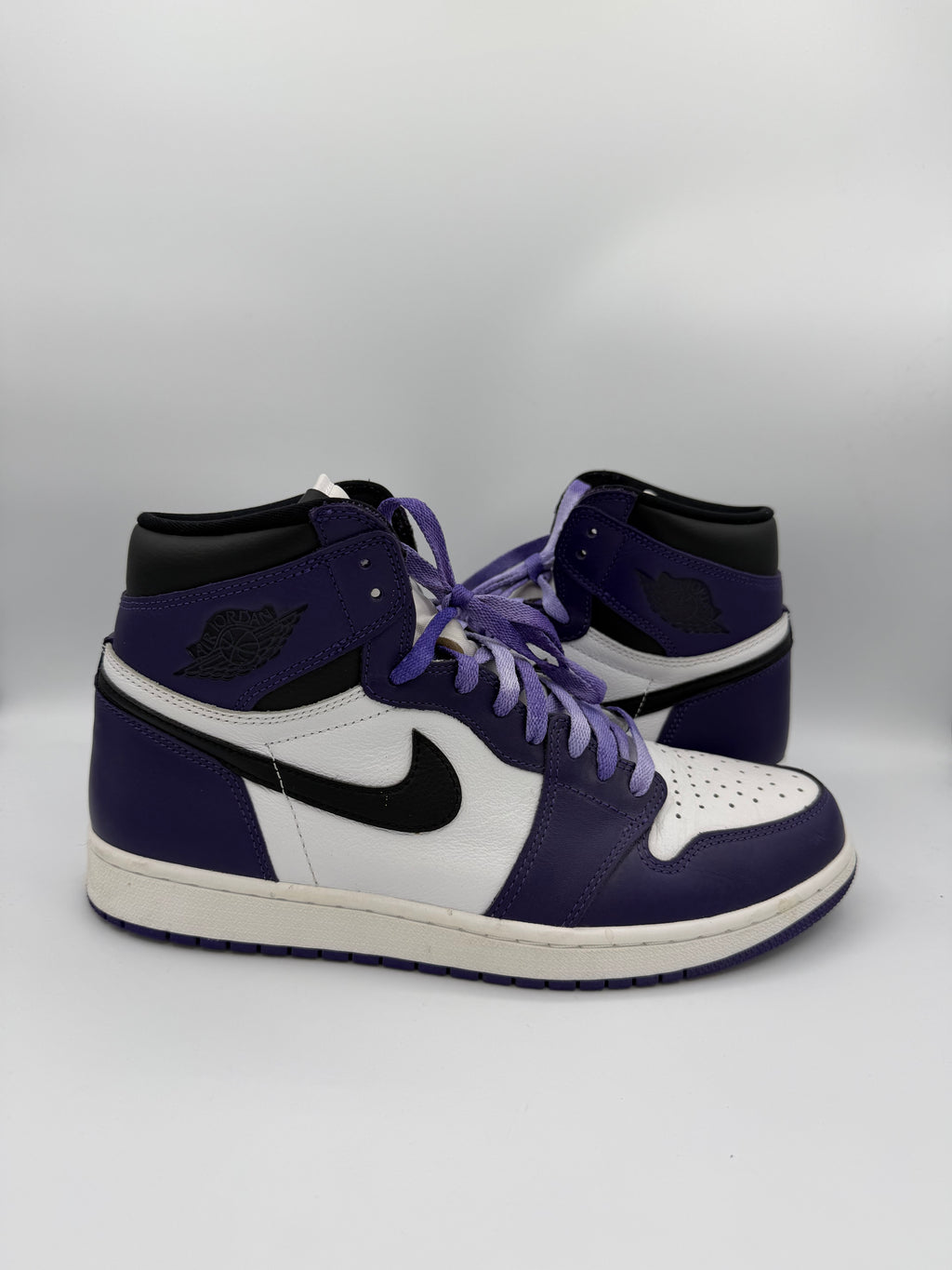 Jordan 1 Retro High Court Purple White - 45Eu (USED)
