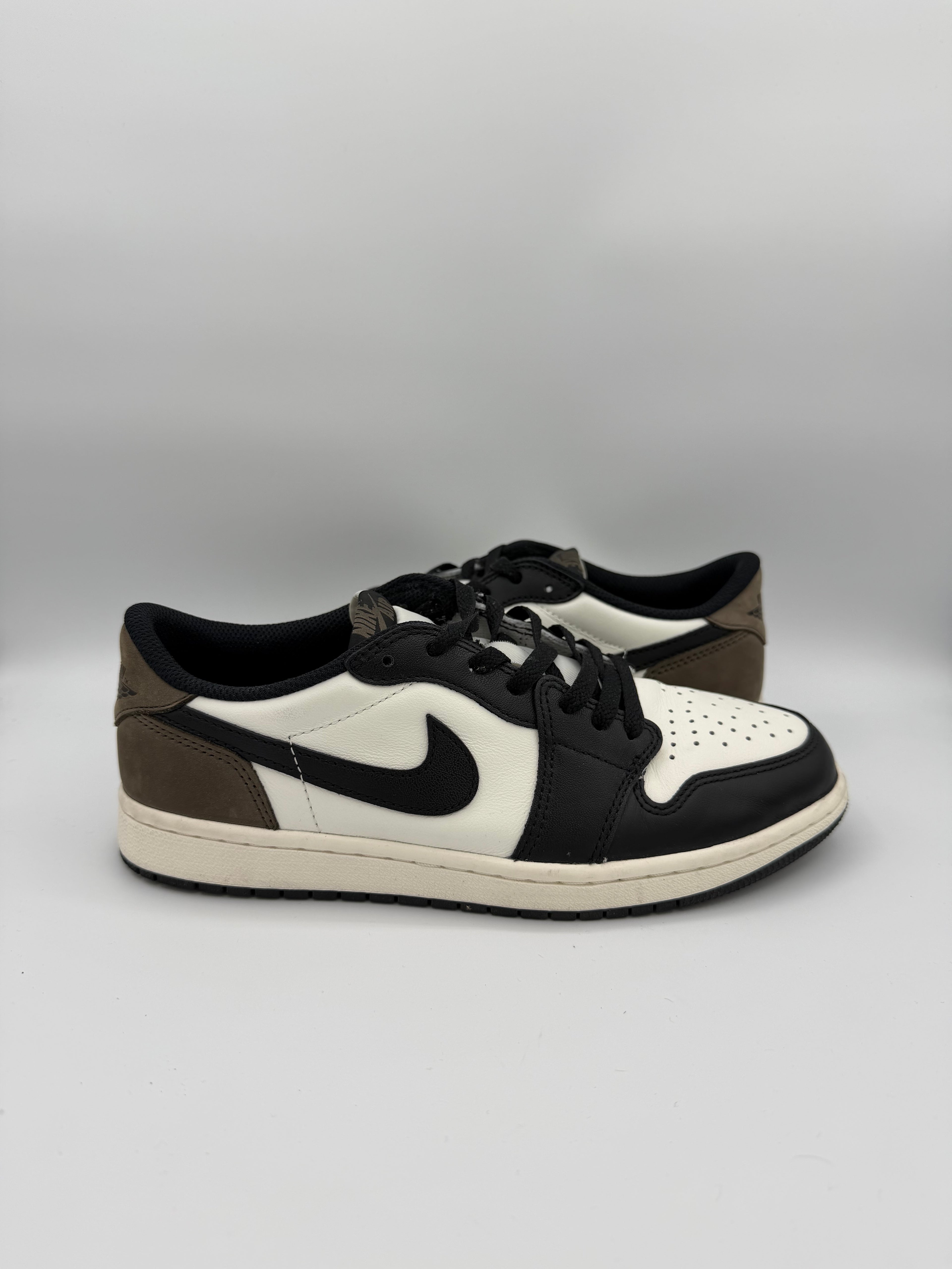 Jordan 1 Retro Low OG Mocha - 41Eu (USED)