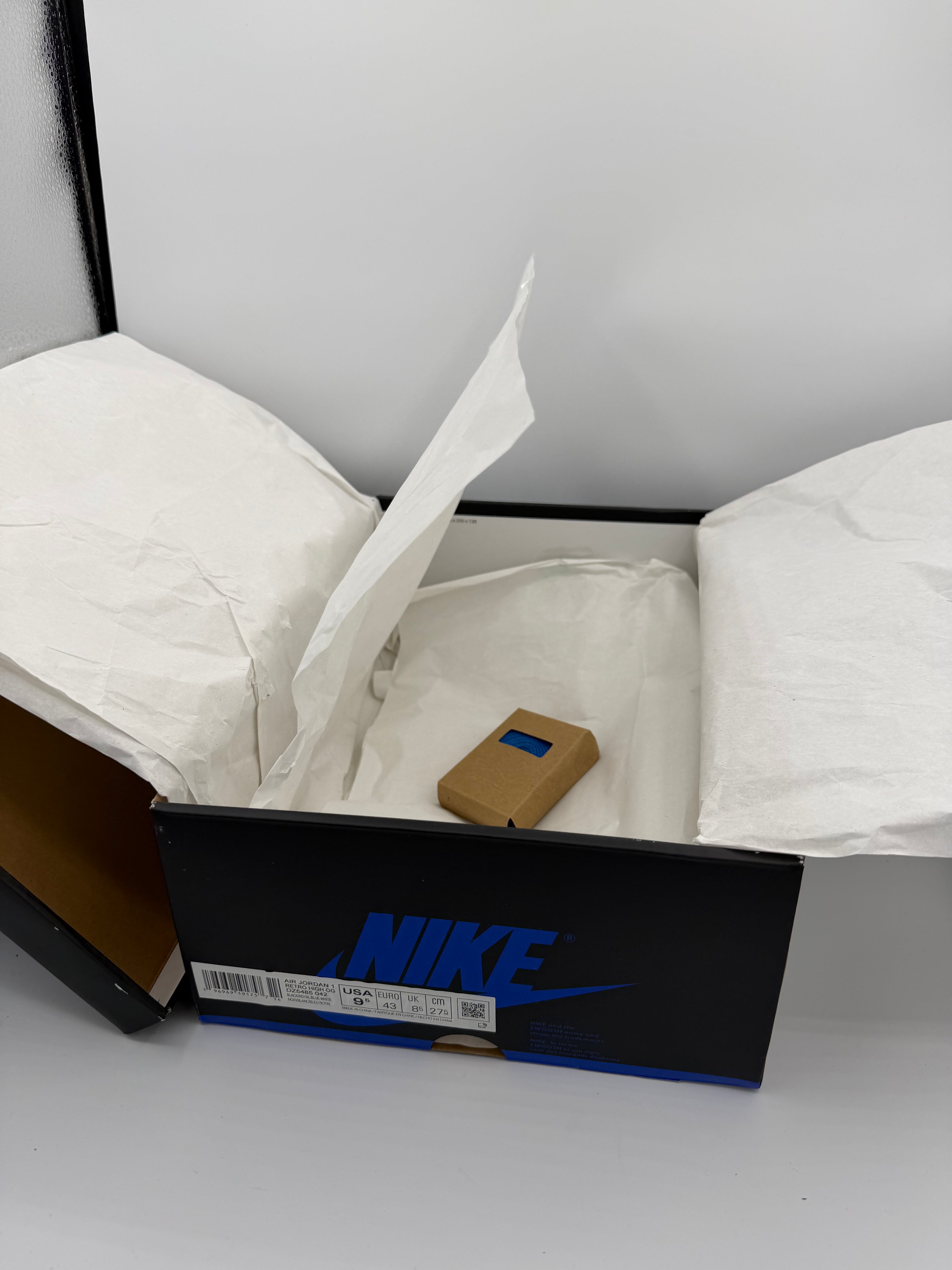 Jordan 1 Retro High OG Royal Reimagined - 43Eu (USED)