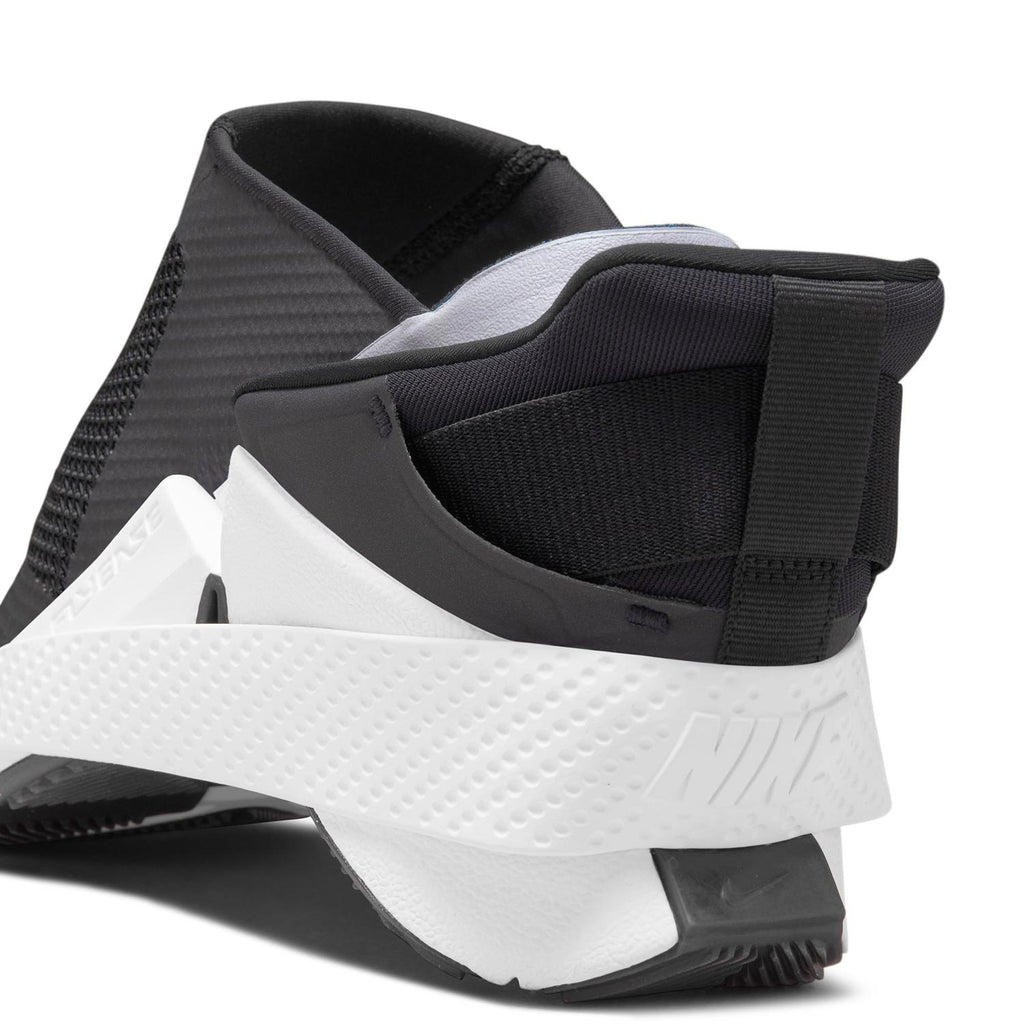 Nike Go Fly Ease Black/White