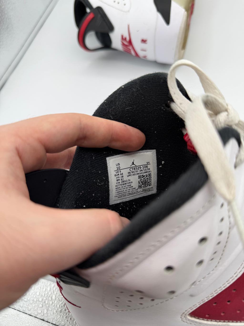 Jordan 6 Carmine - 44Eu (USED)