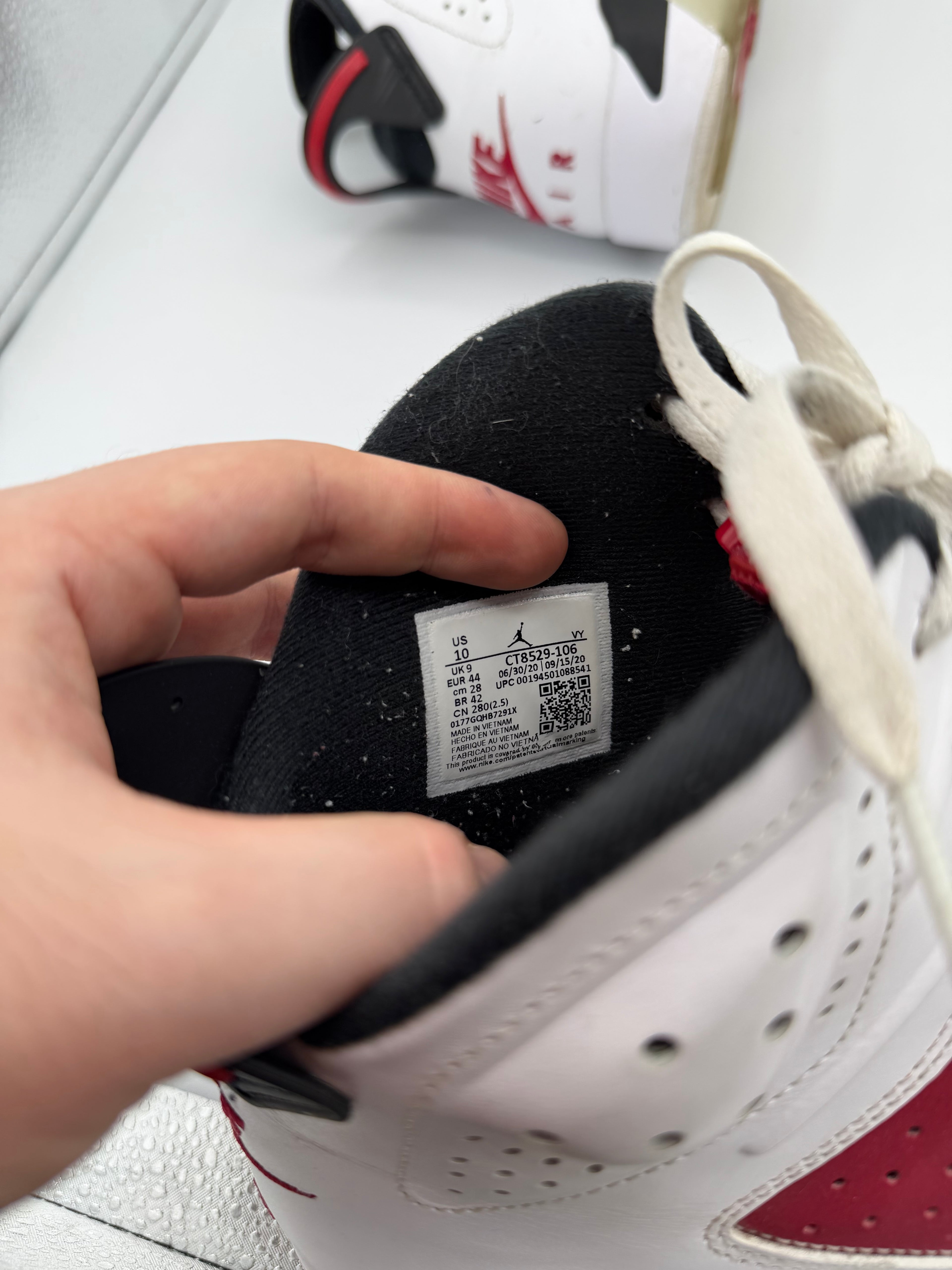 Jordan 6 Carmine - 44Eu (USED)