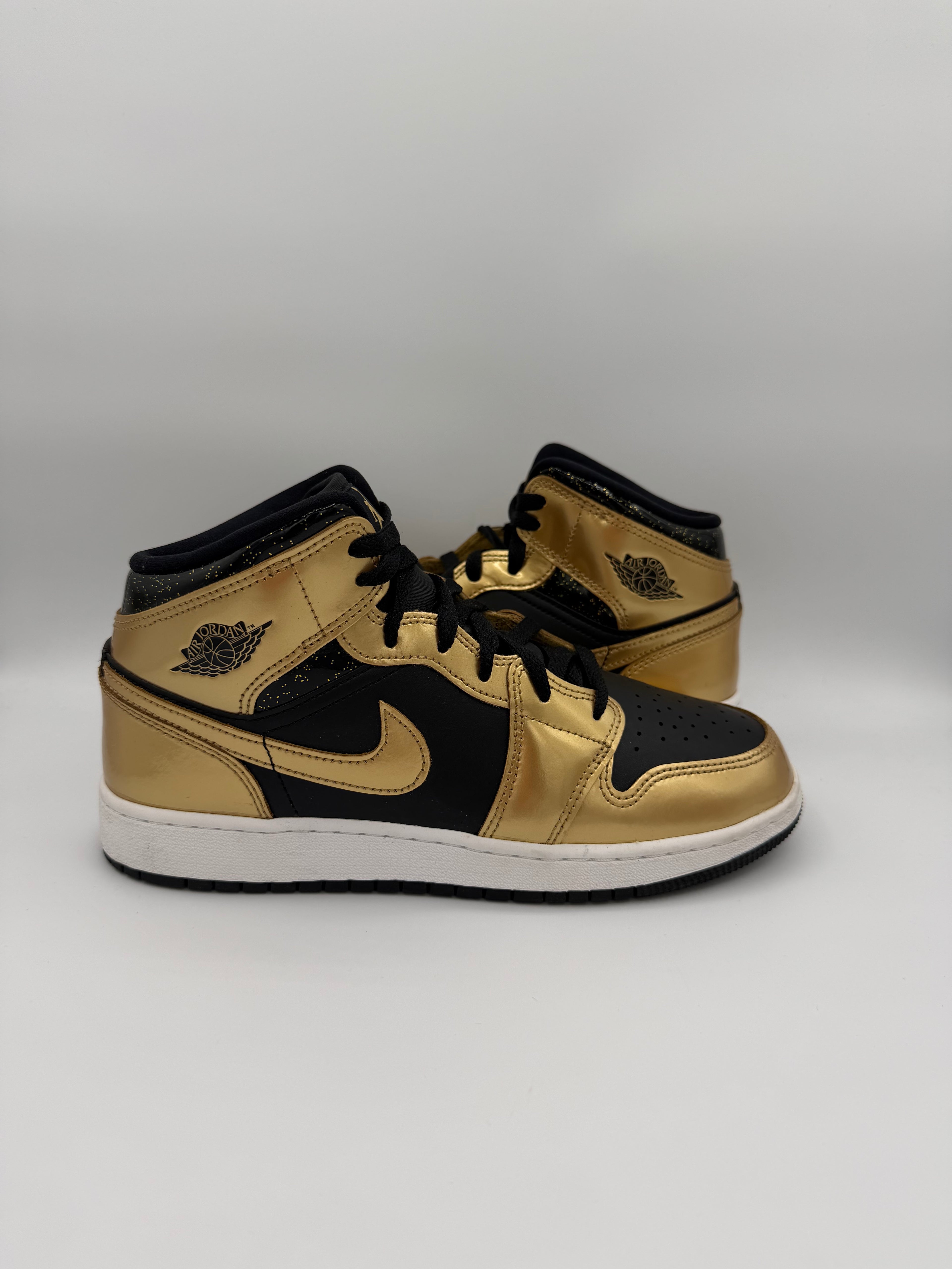 Jordan 1 Mid Metallic Gold - 40Eu (USED)