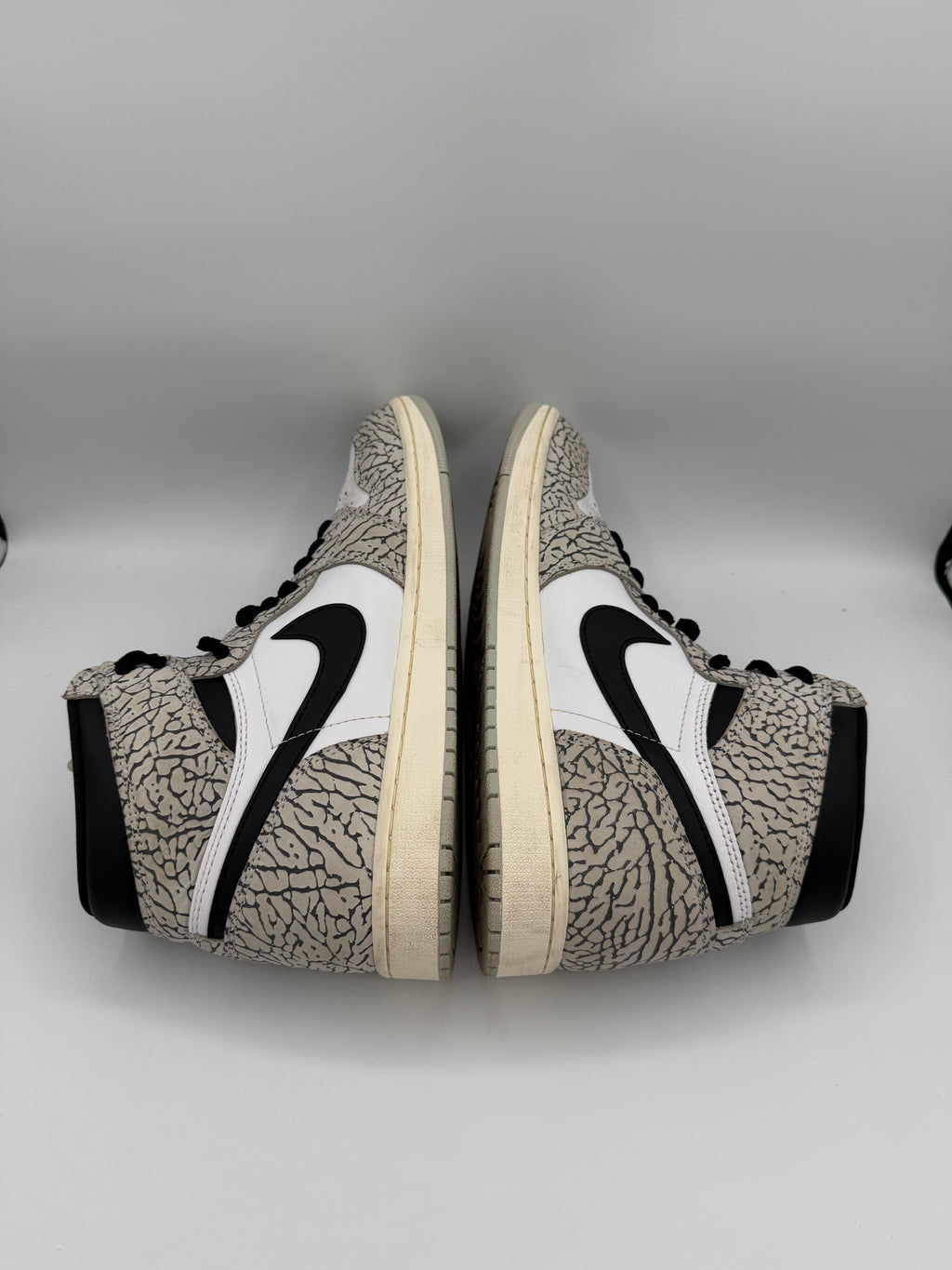 Jordan 1 High Cement - 44Eu (USED)