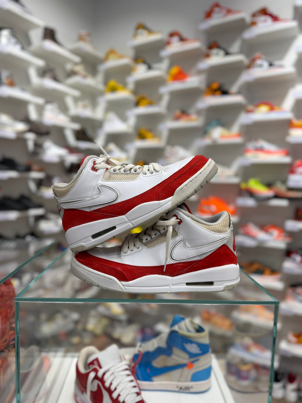 Jordan 3 Retro Tinker University Red - 44Eu (USED)