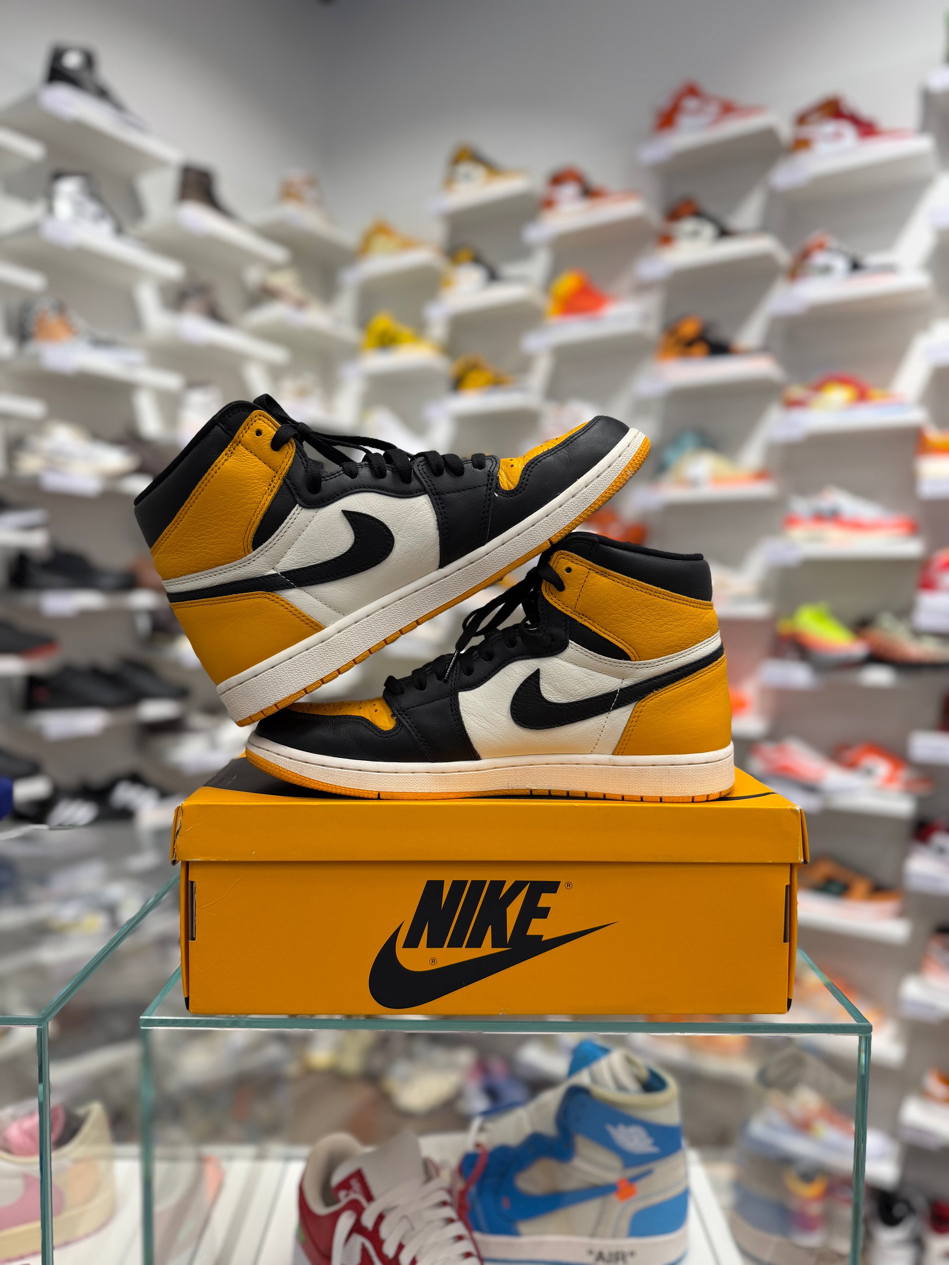 Jordan 1 Retro High Taxi - 45Eu (USED)