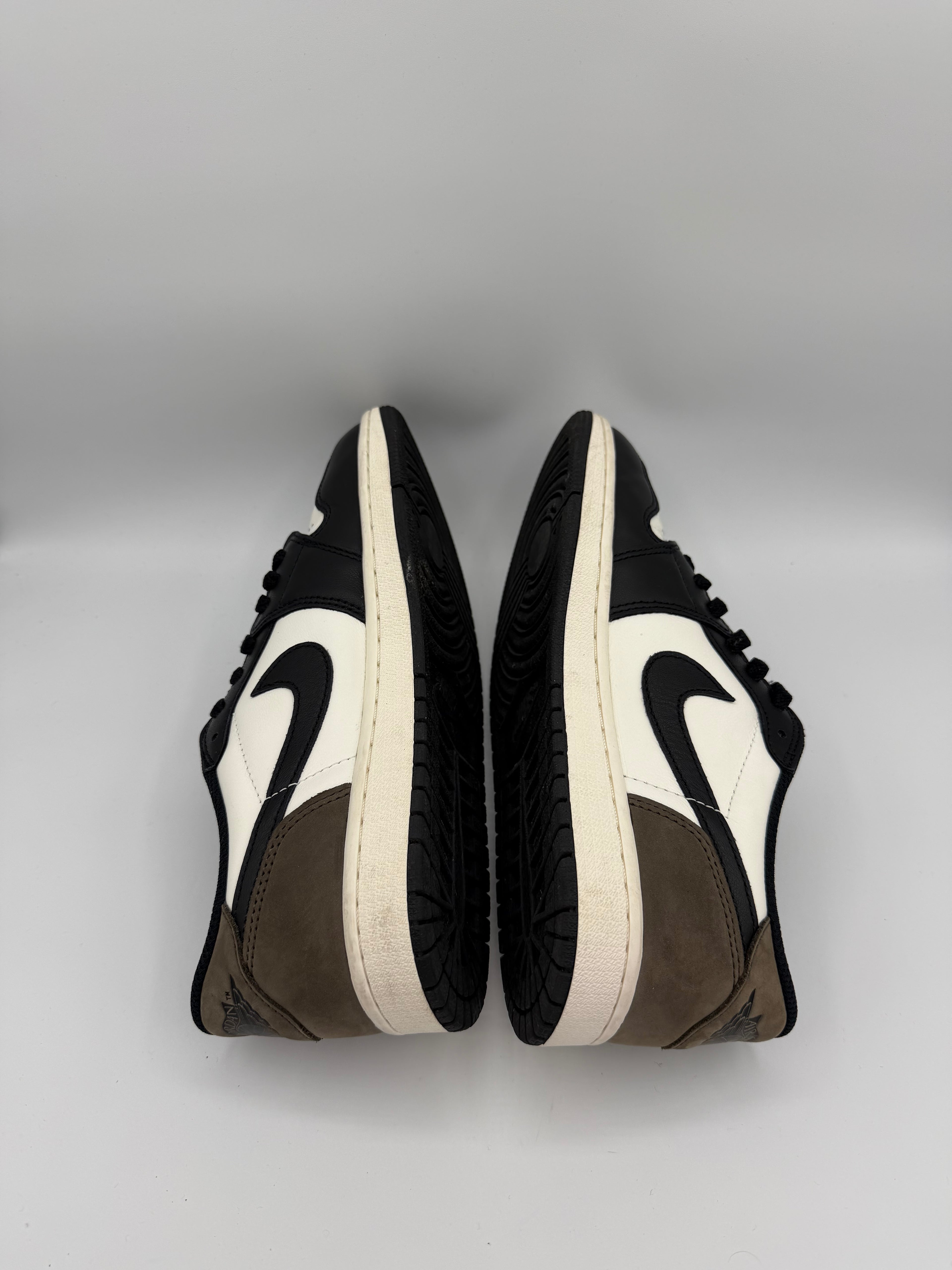 Jordan 1 Retro Low OG Mocha - 41Eu (USED)