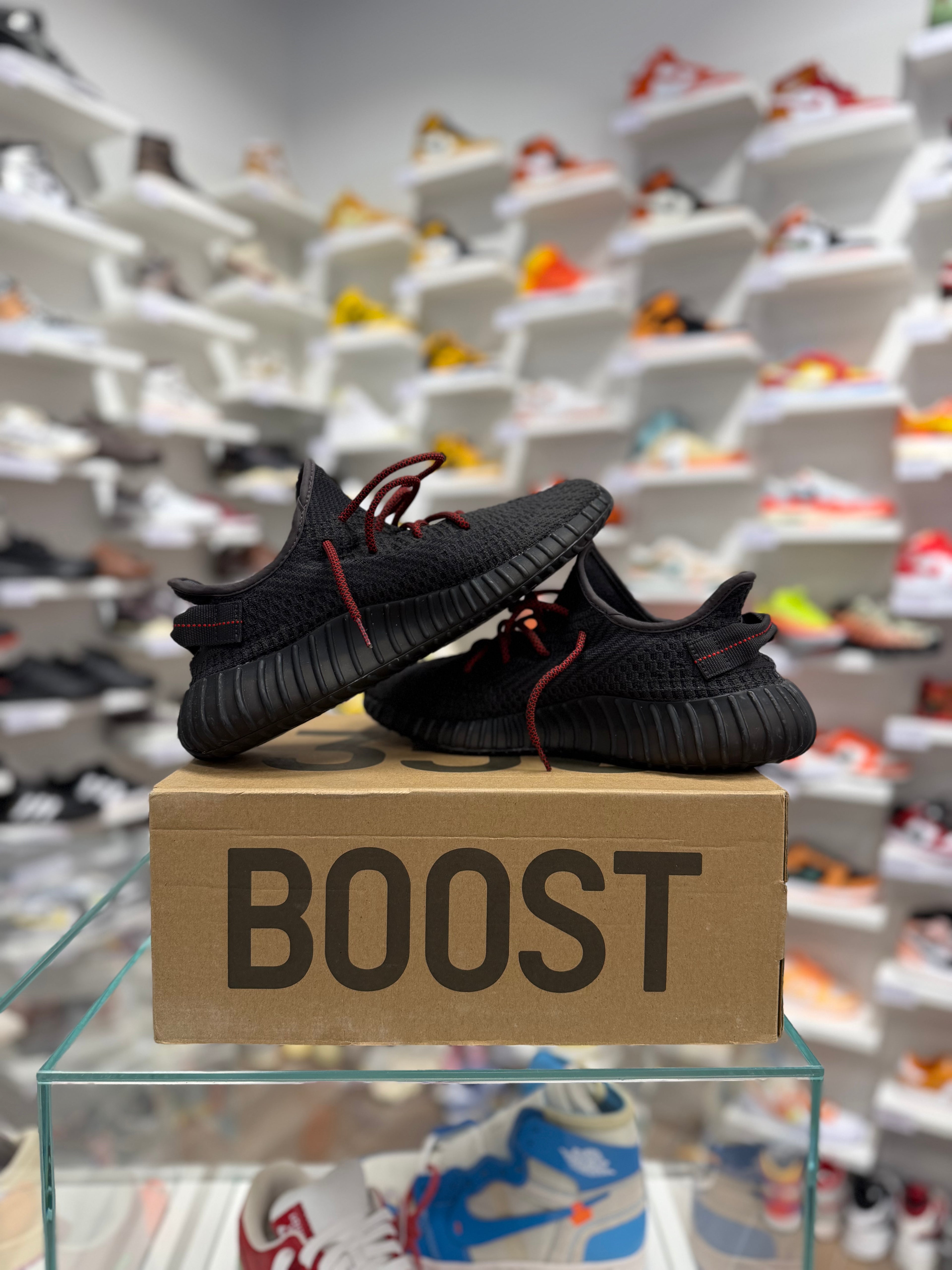 Yeezy 350 V2 Triple Black - 44,5Eu (USED)
