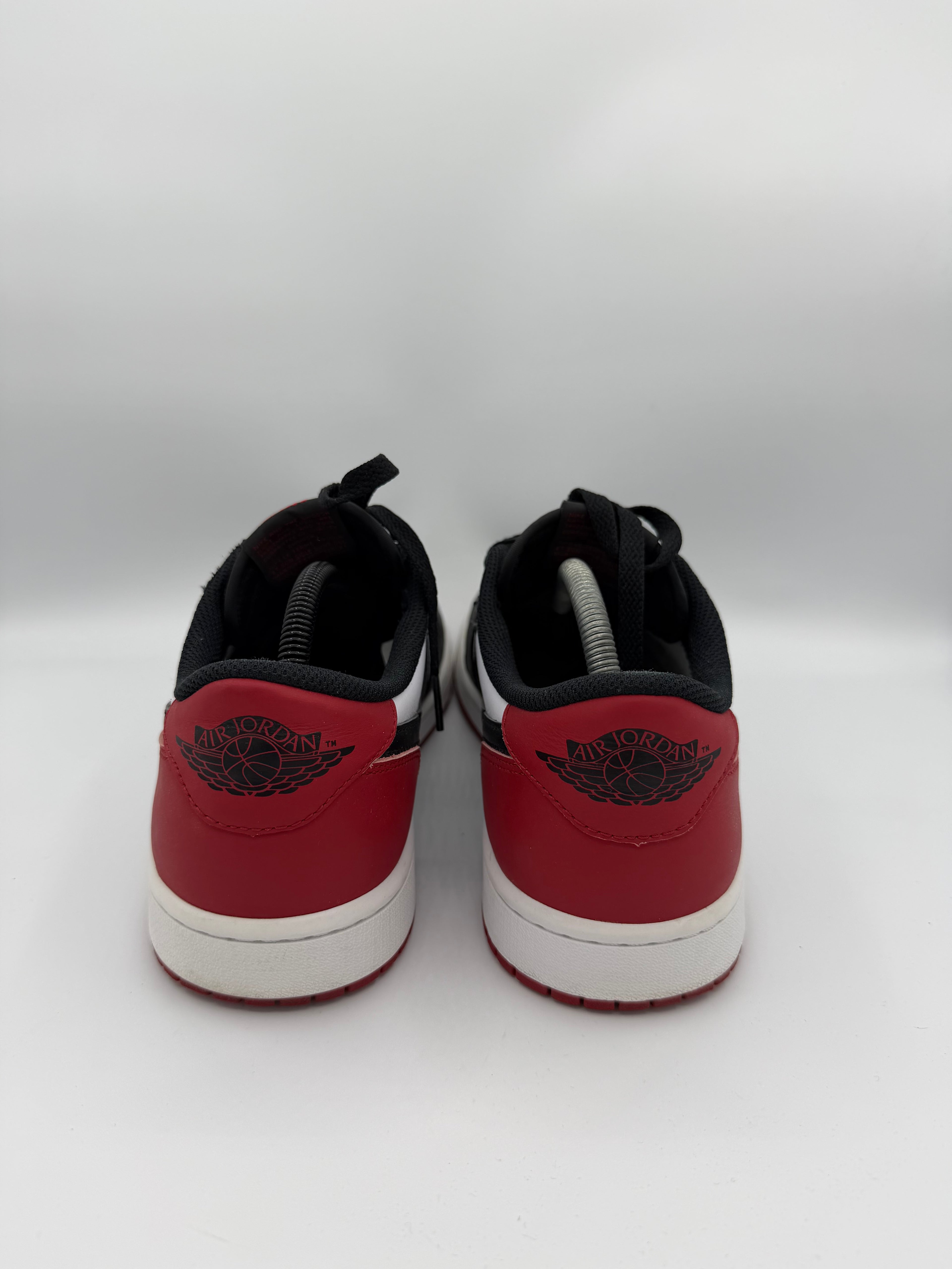 Jordan 1 Retro Low Black Toe - 44Eu (USED)