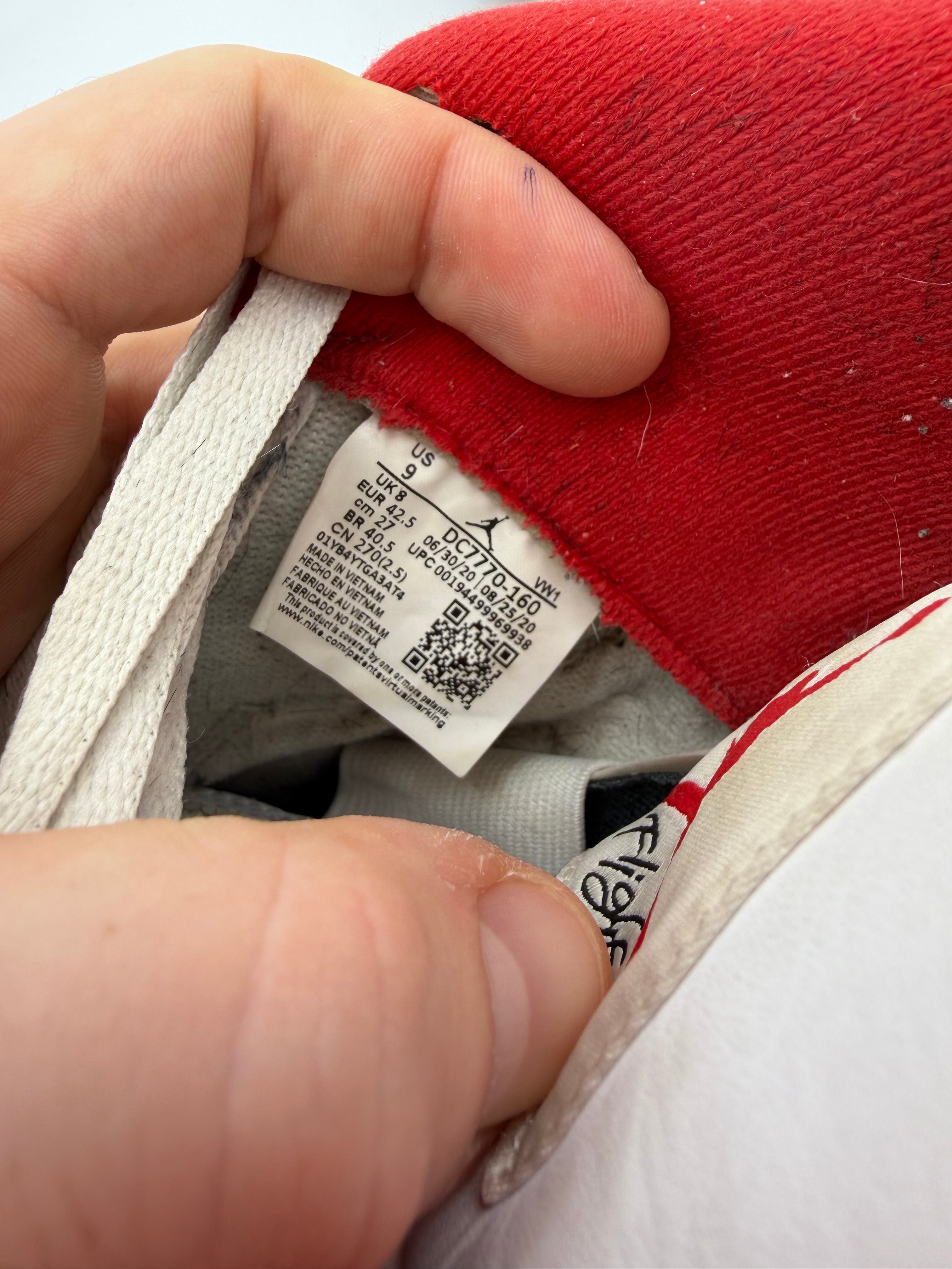 Jordan 4 Fire Red - 42,5Eu (USED)