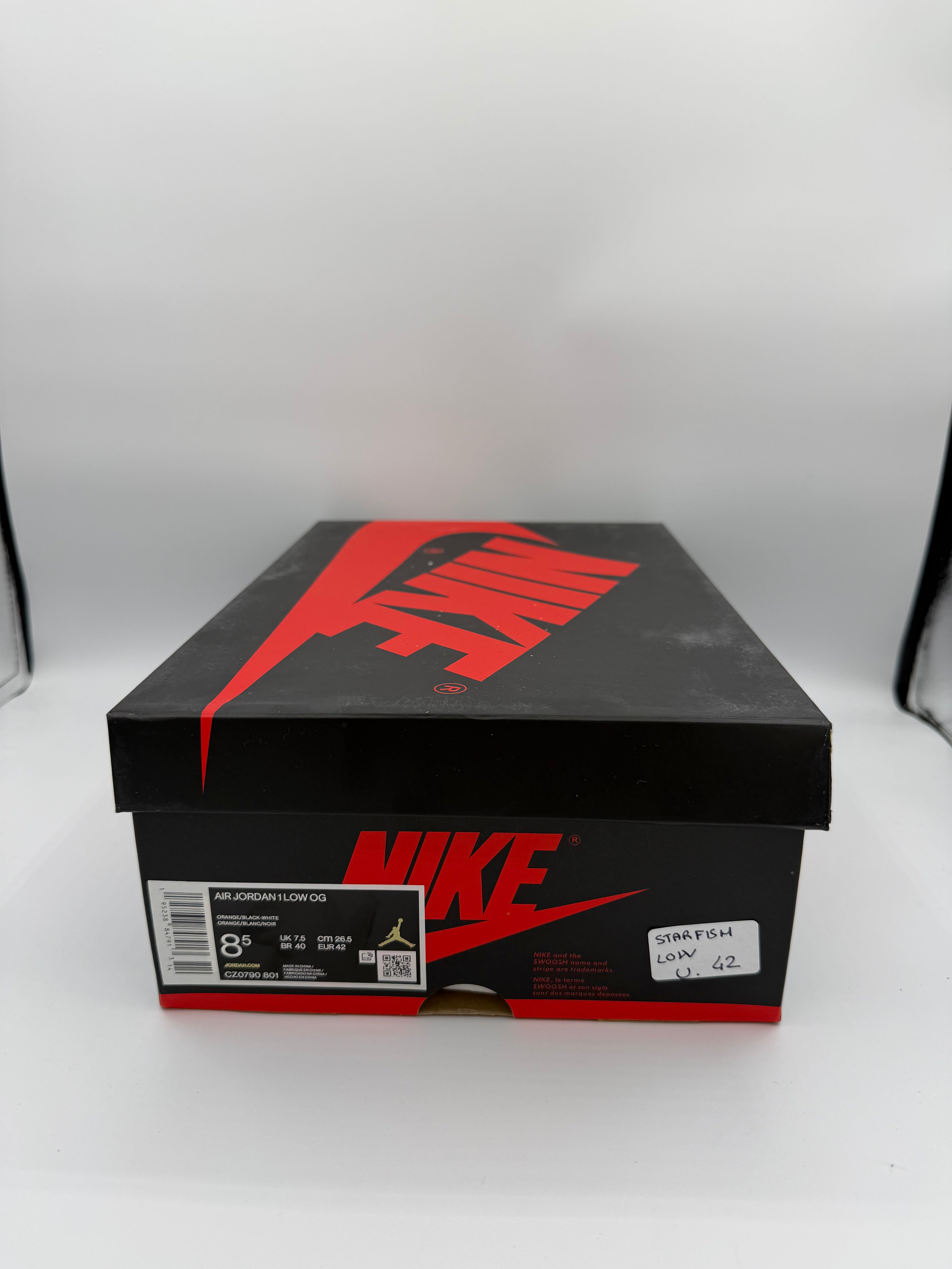 Jordan 1 Low Starfish - 42Eu (USED)