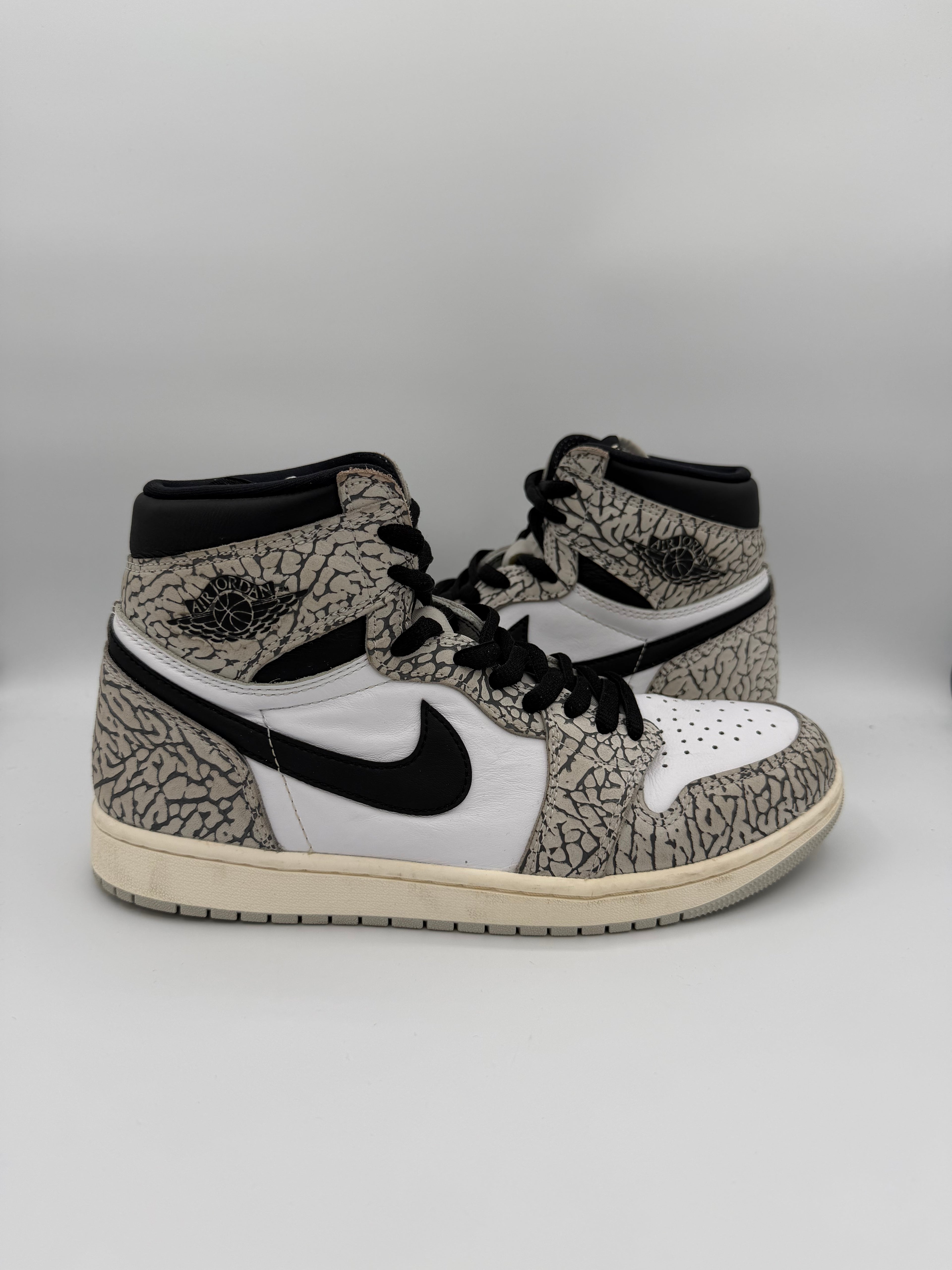 Jordan 1 High Cement - 44Eu (USED)