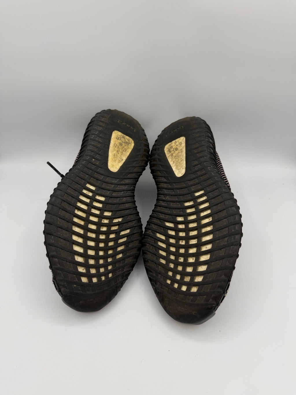 Yeezy Boost 350 V2 Yecheil - 41Eu (USED)