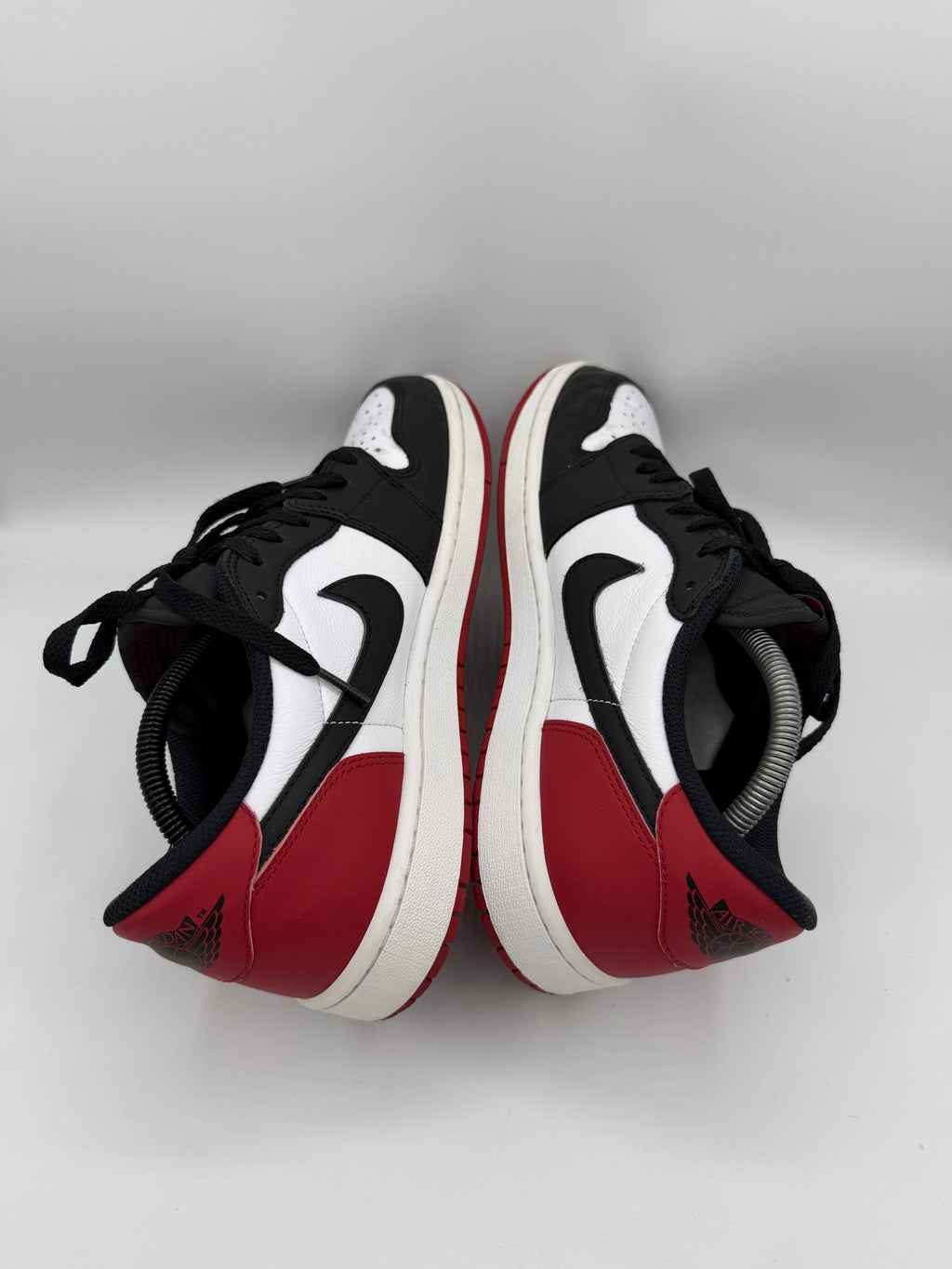 Jordan 1 Retro Low Black Toe - 44Eu (USED)