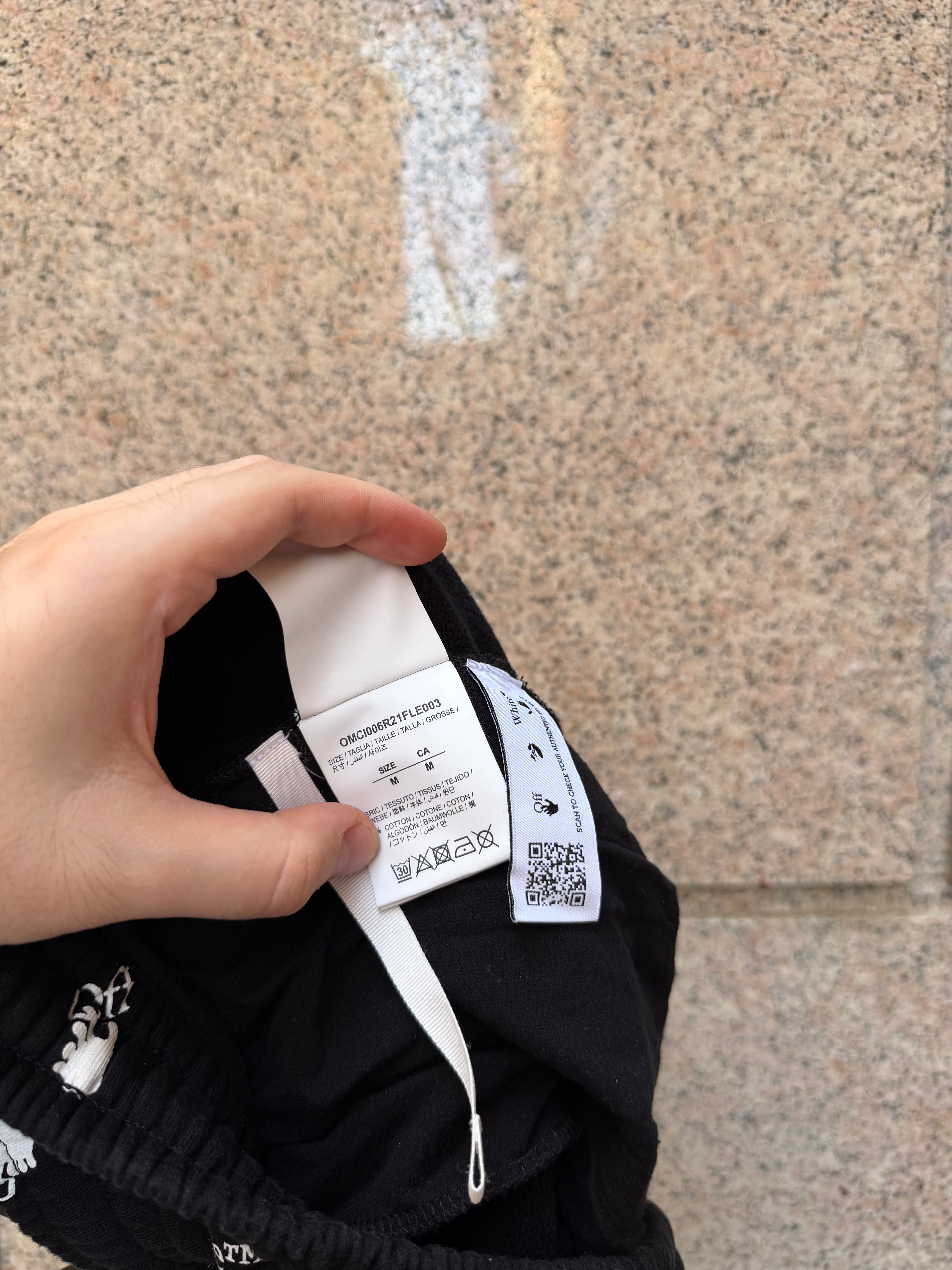Off-White Shorts Multi Logo Black - M (USED)