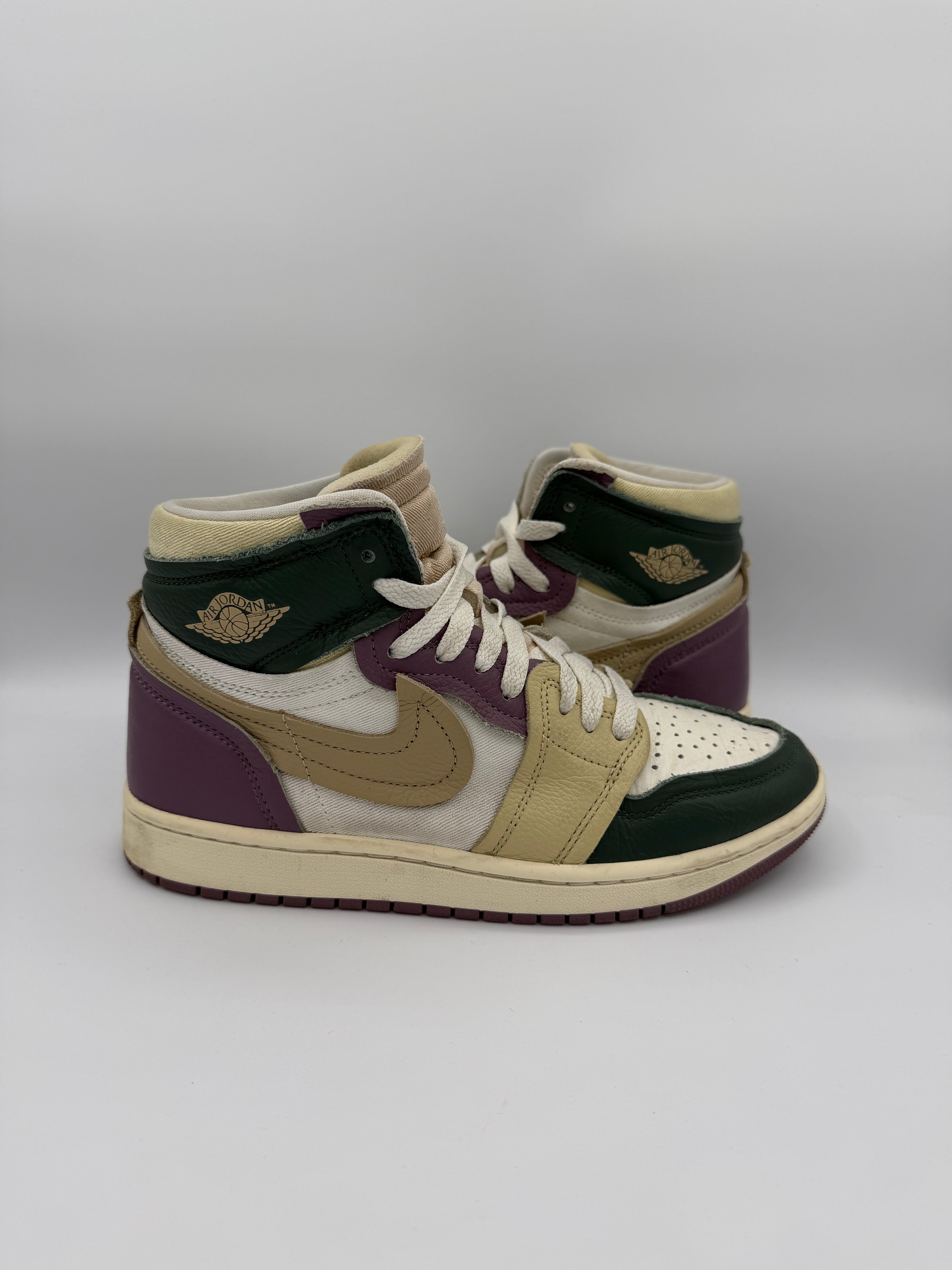 Jordan 1 High Galactic Jade - 39Eu (USED)