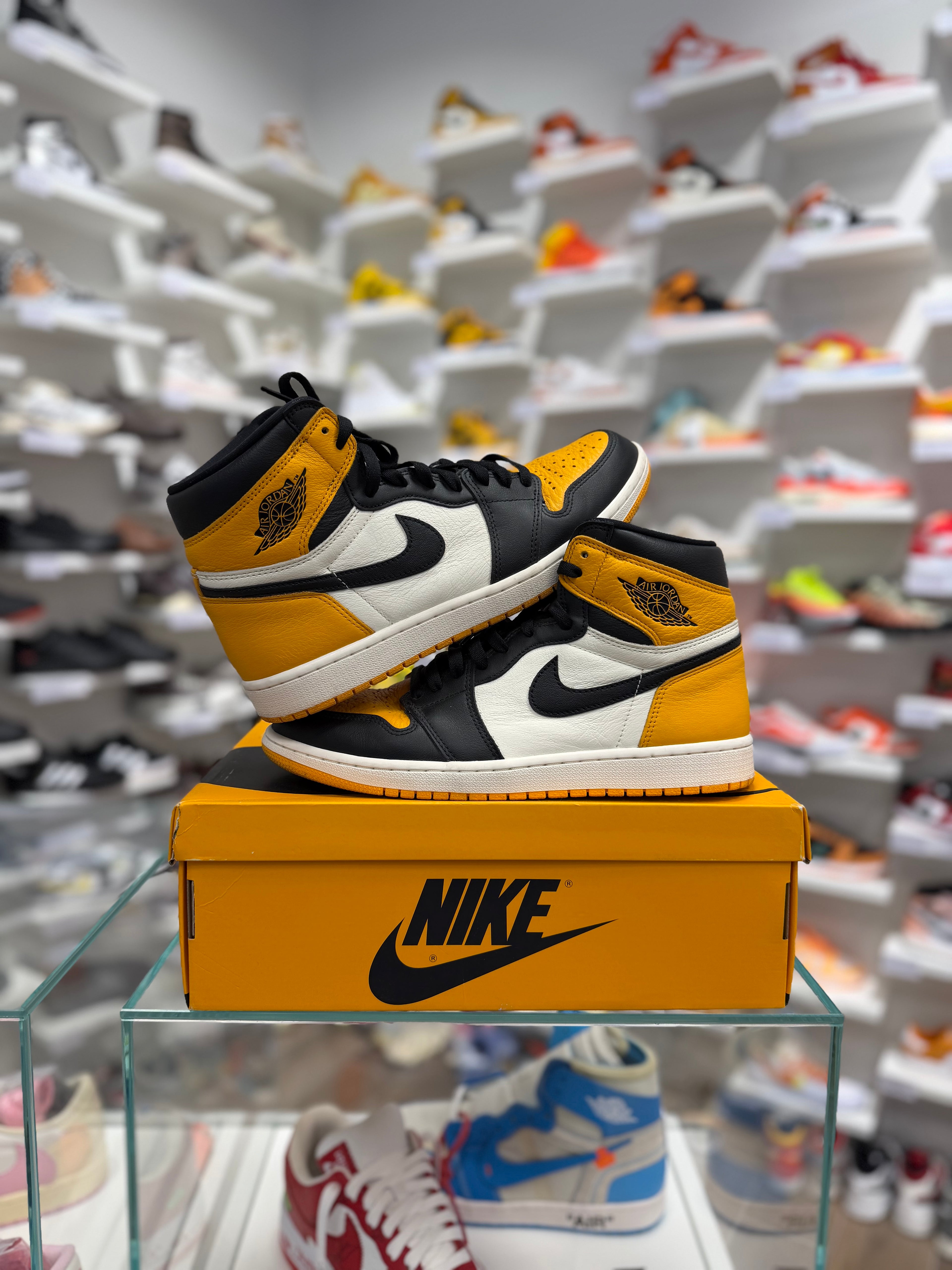 Jordan 1 Retro High Taxi - 45Eu (USED)