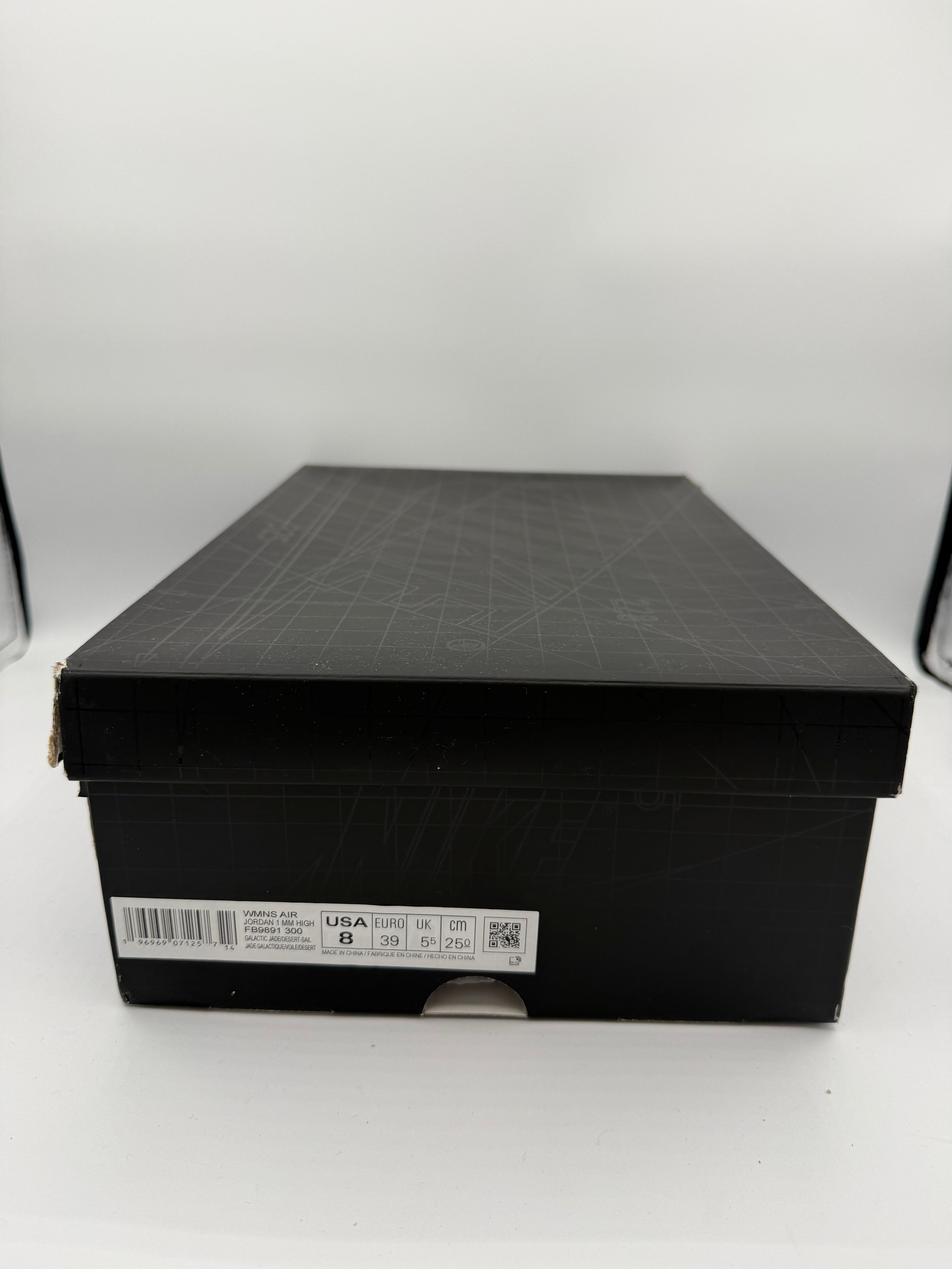Jordan 1 High Galactic Jade - 39Eu (USED)