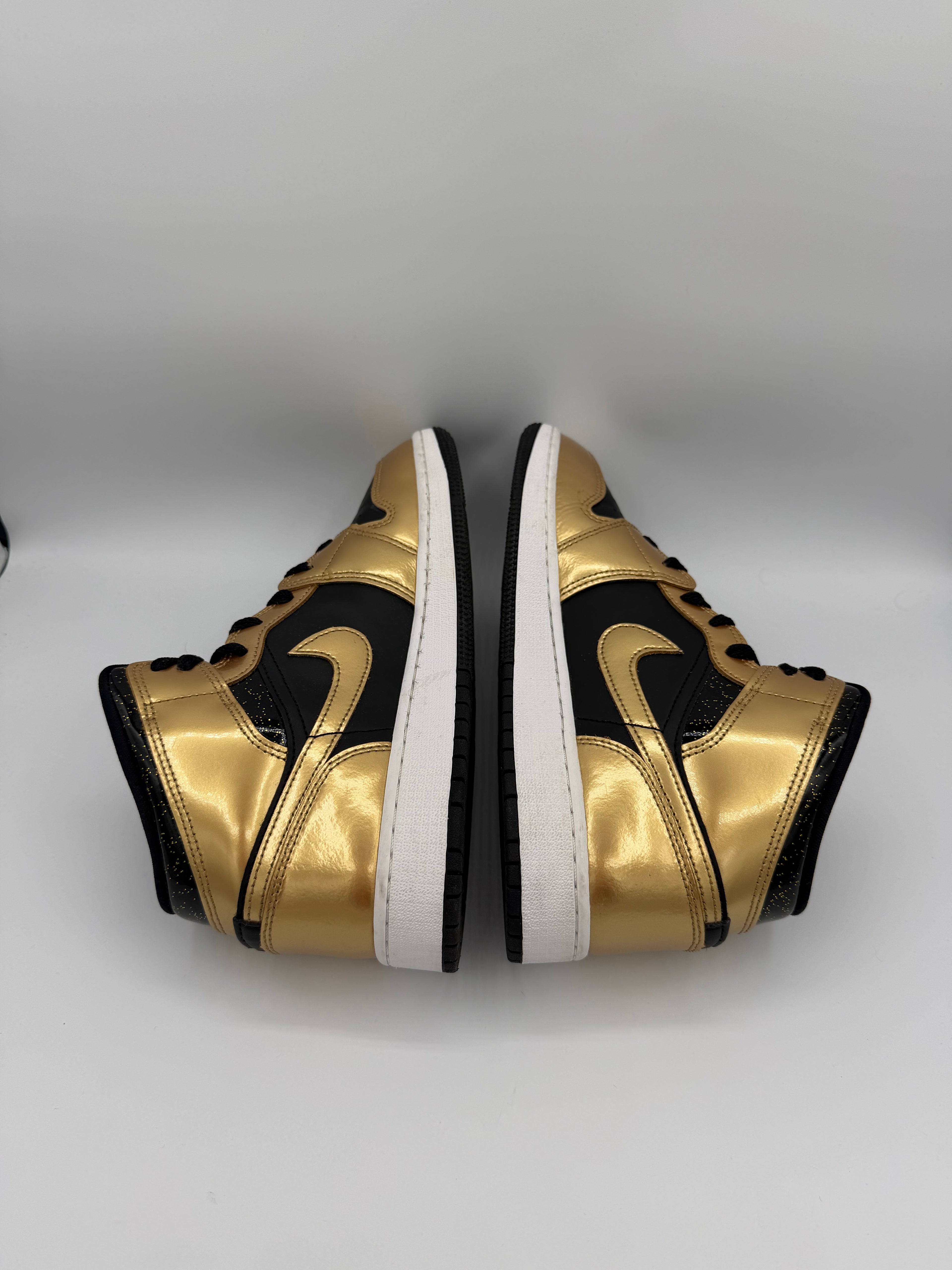 Jordan 1 Mid Metallic Gold - 40Eu (USED)