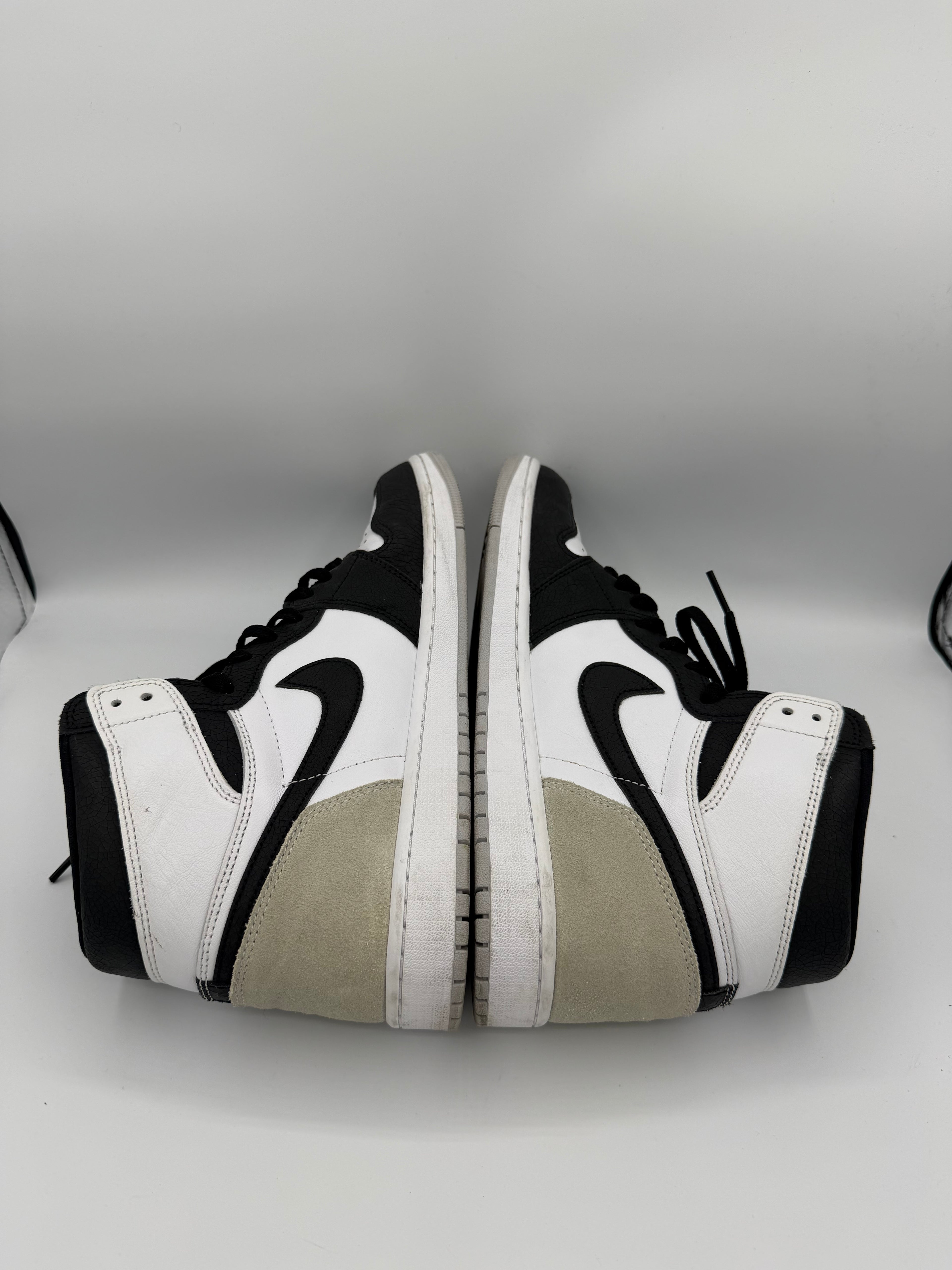 Jordan 1 Retro High Bleached Coral - 45Eu (USED)