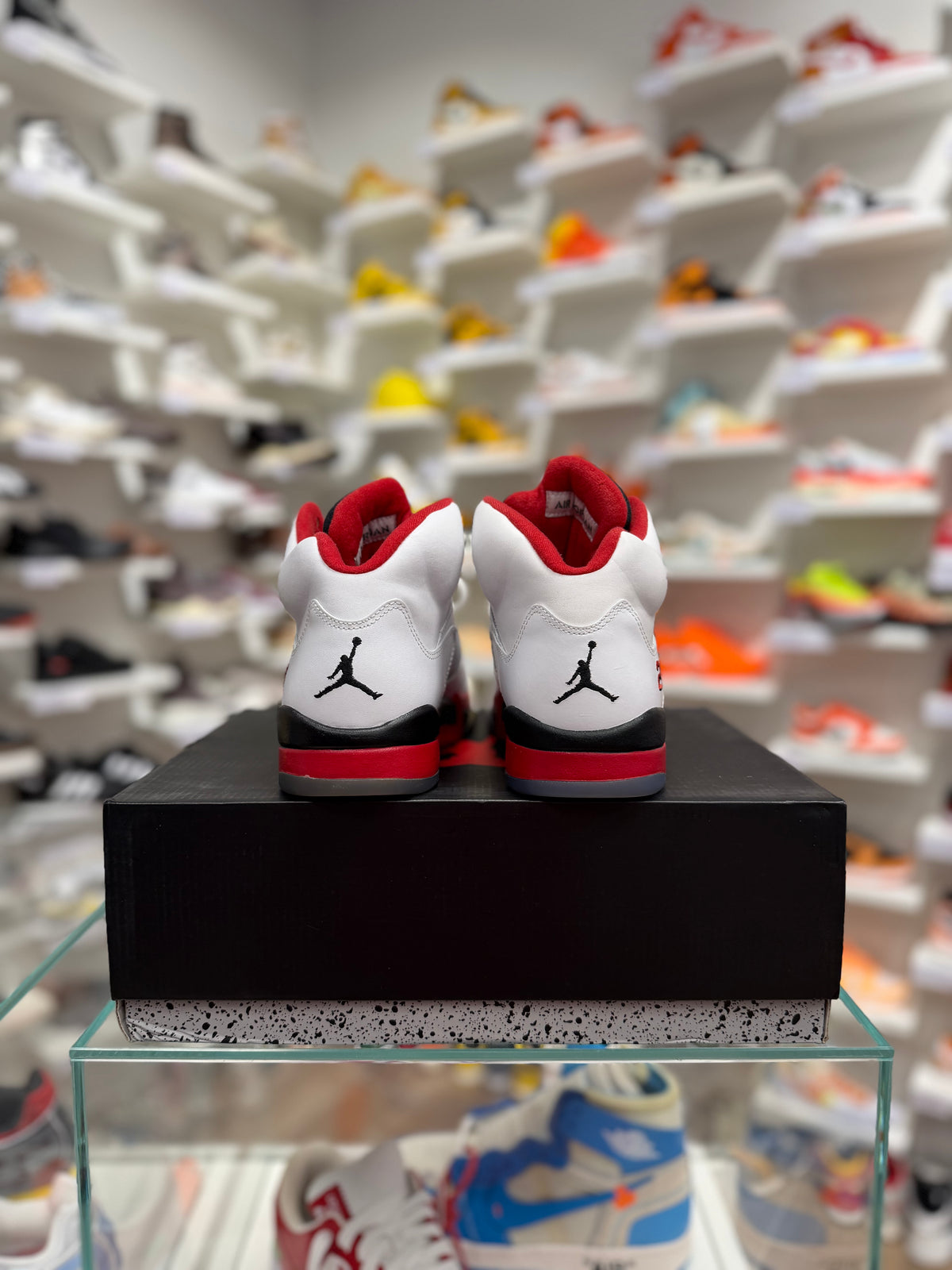 Jordan 5 Retro Fire Red Black Tongue (2013) - 42Eu (USED)