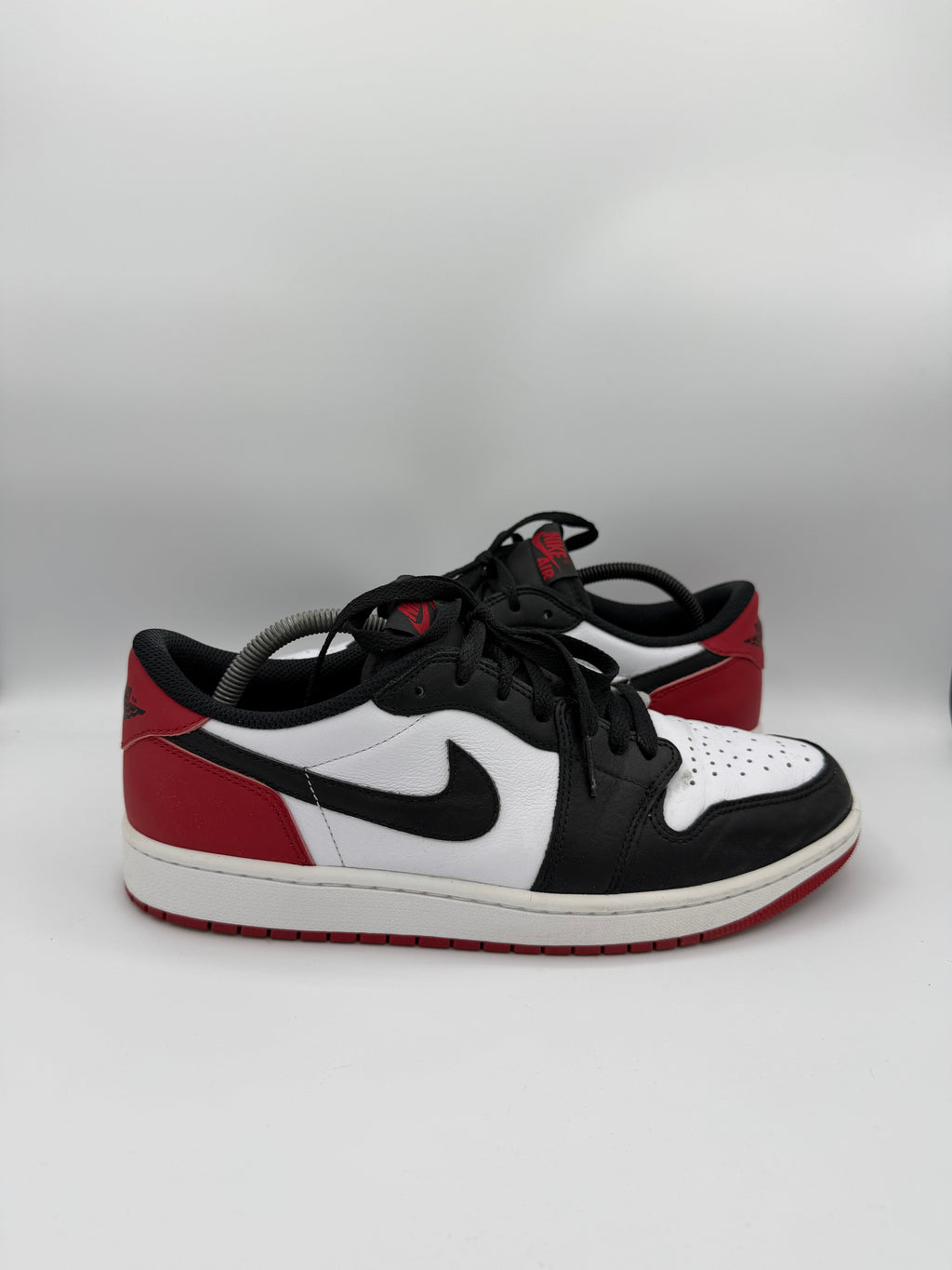 Jordan 1 Retro Low Black Toe - 44Eu (USED)