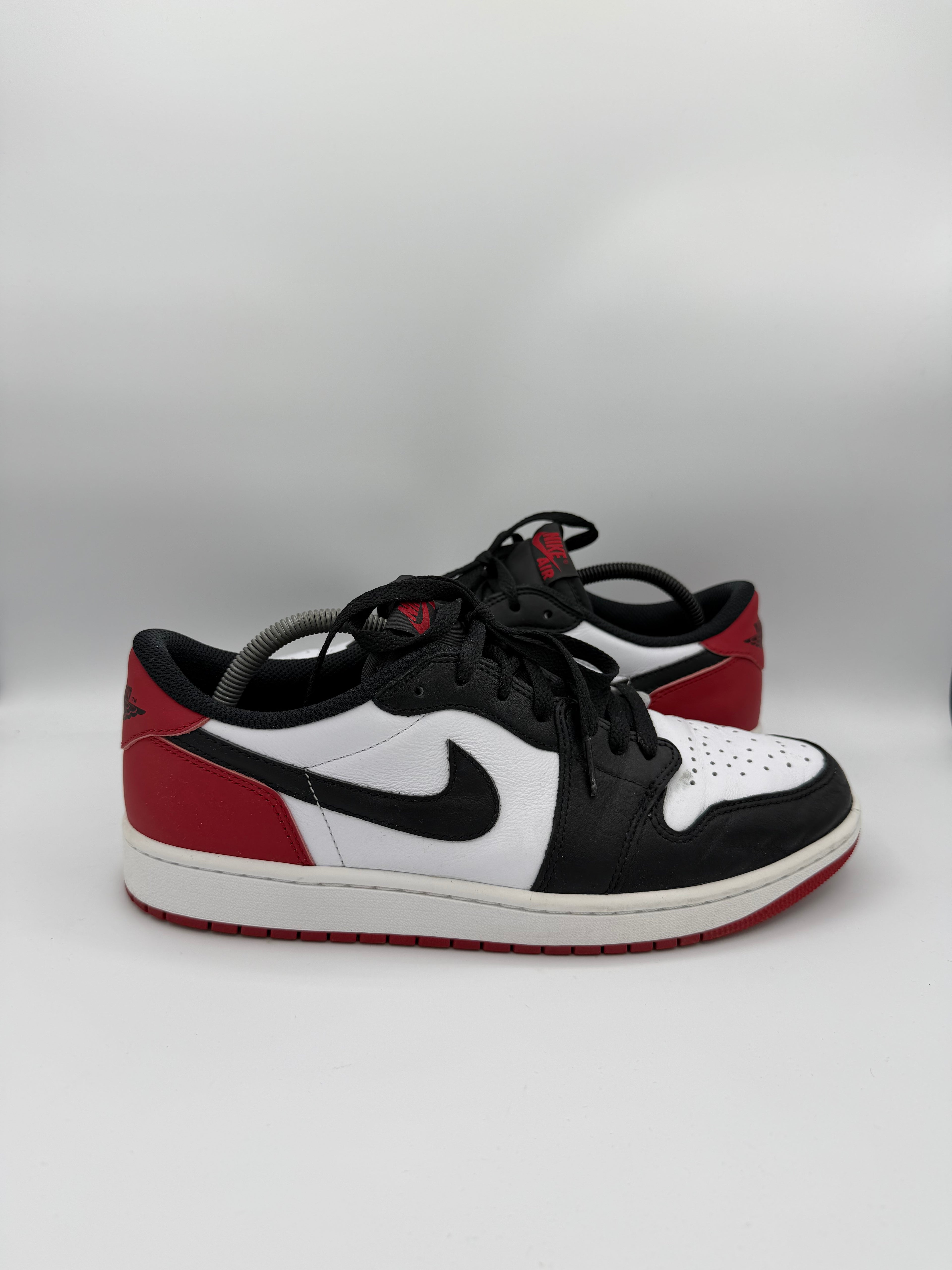 Jordan 1 Retro Low Black Toe - 44Eu (USED)