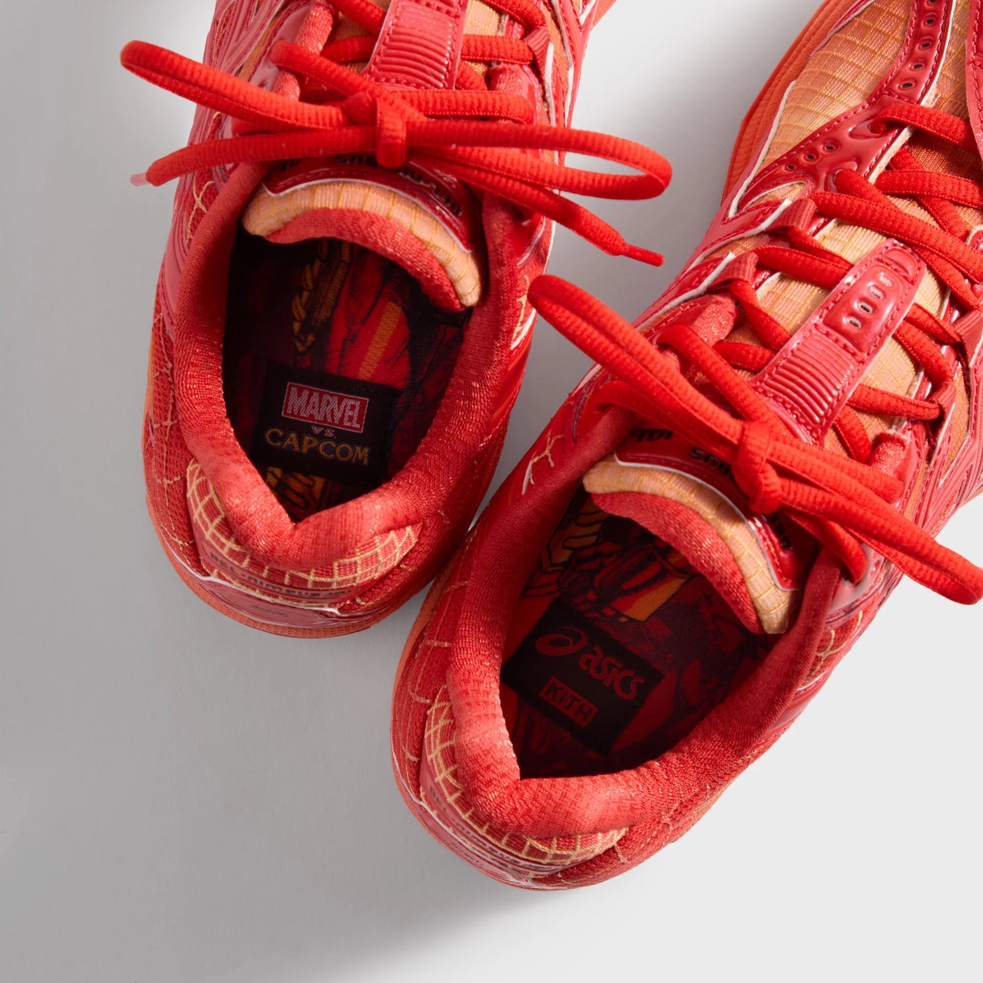 ASICS Gel-Nimbus 10.1 Kith Marvel vs. Capcom Iron Man vs. Mega Man (fumetto incluso) Special Box