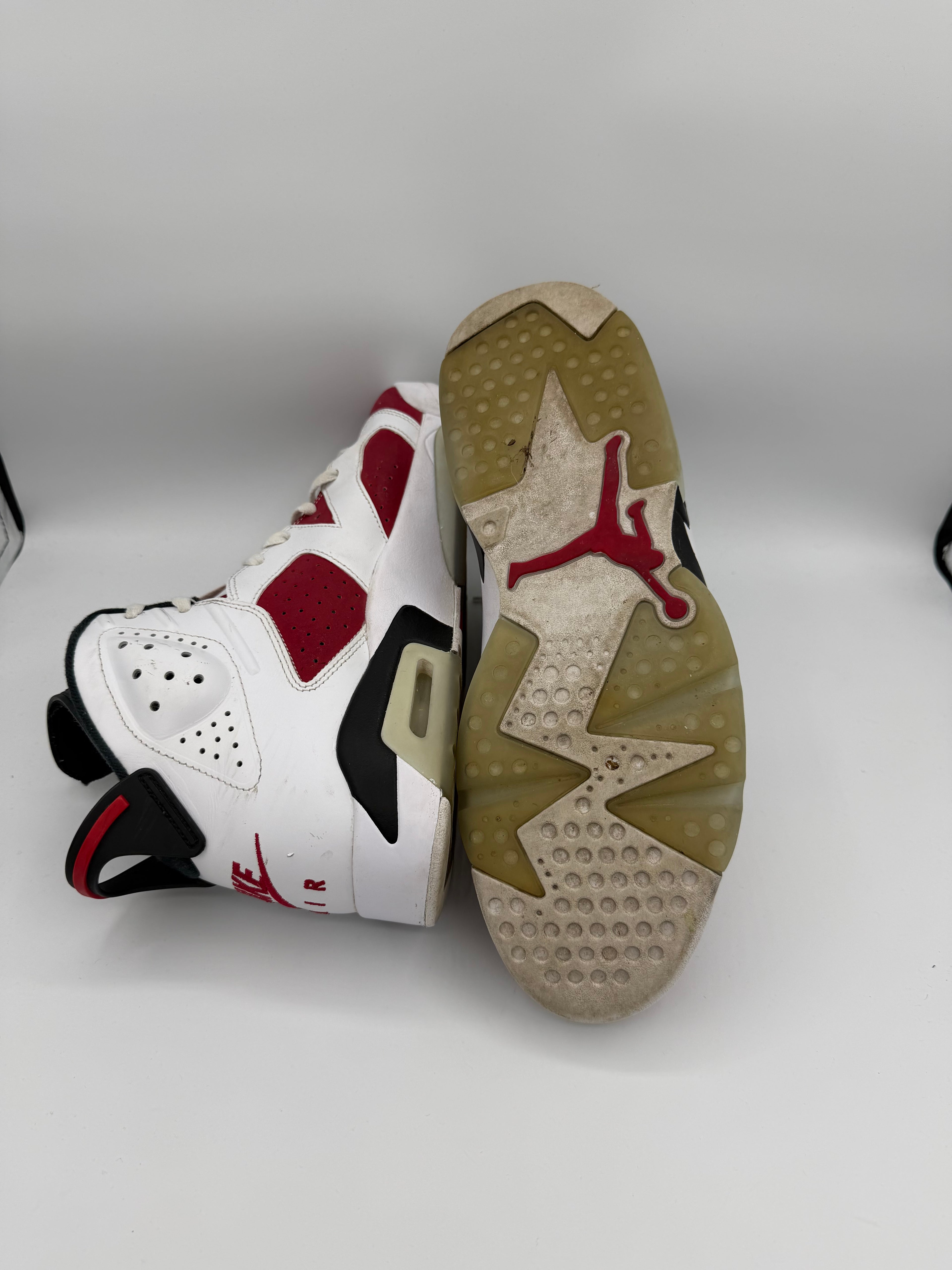 Jordan 6 Carmine - 44Eu (USED)