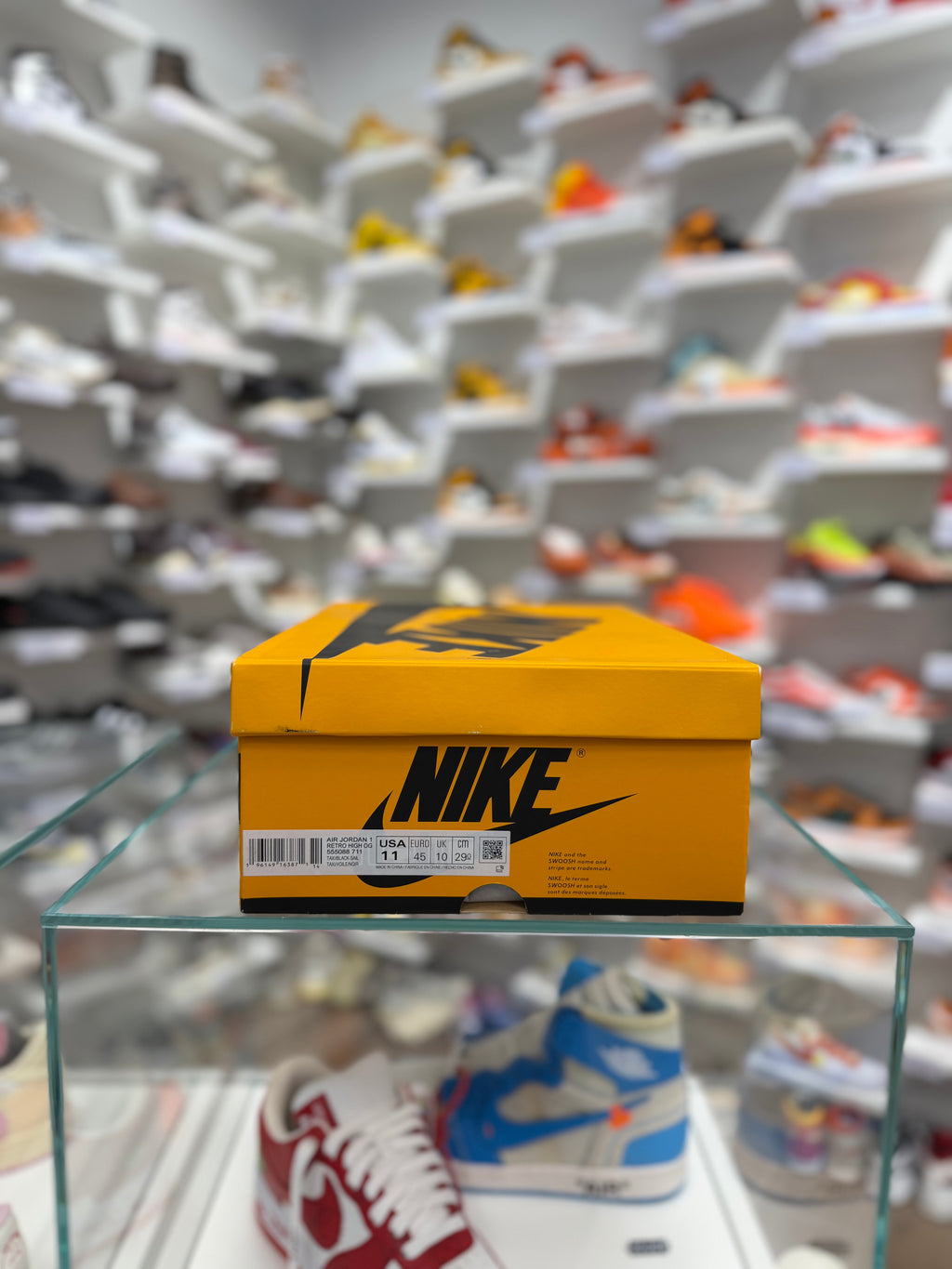 Jordan 1 Retro High Taxi - 45Eu (USED)