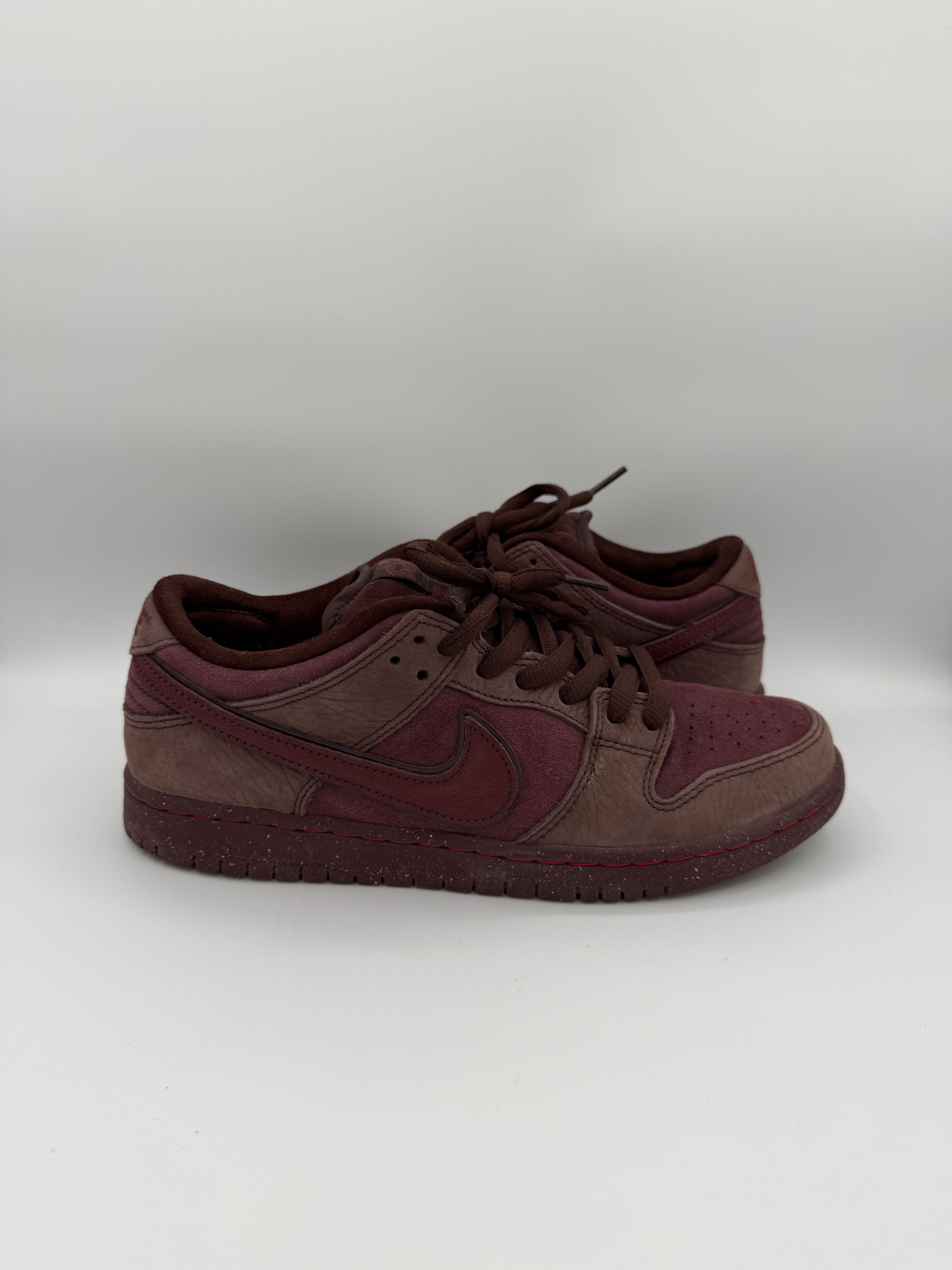 Nike Sb Dunk Low City Of Love Burgundy - 42Eu (USED)