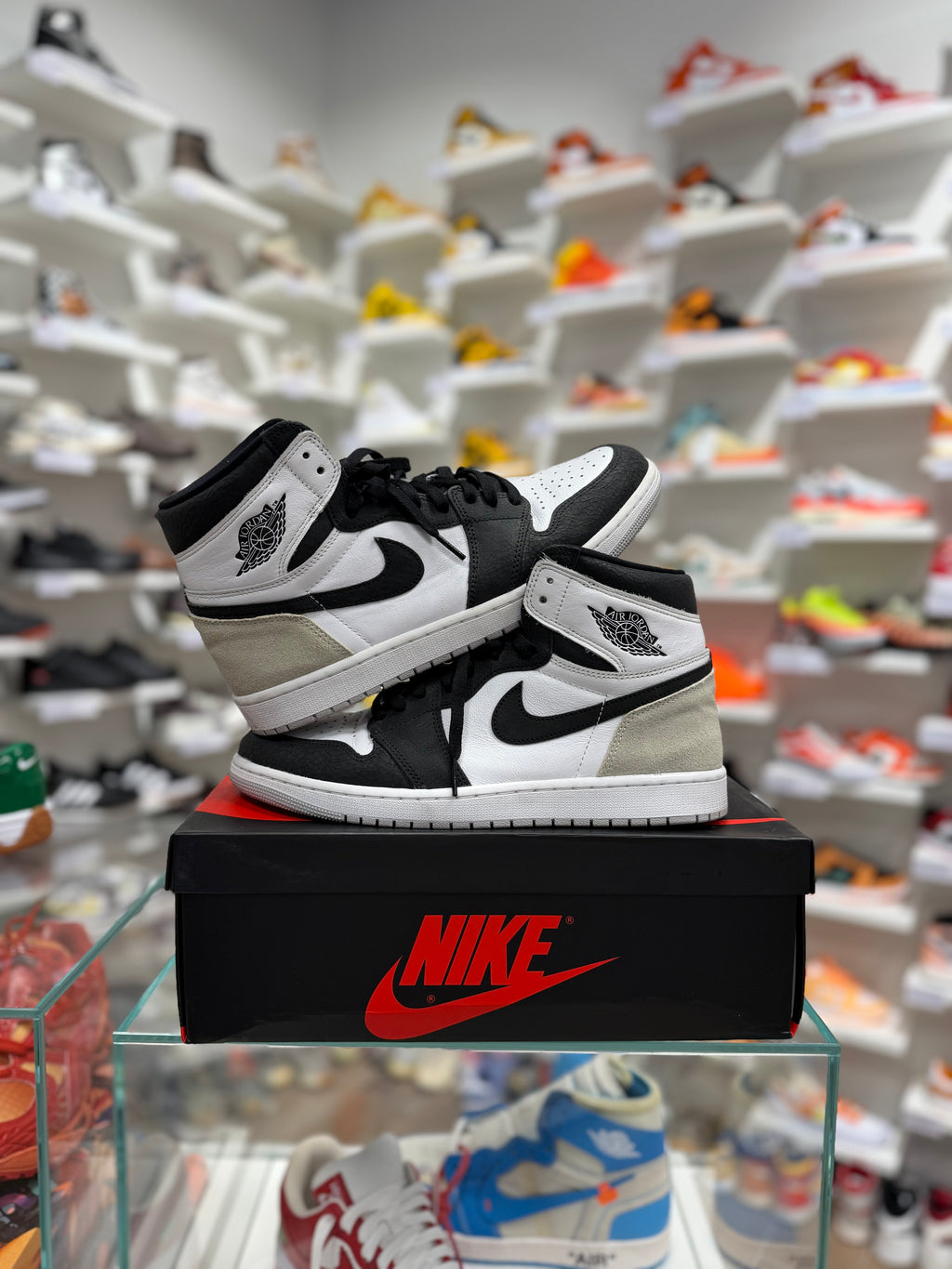 Jordan 1 Retro High Bleached Coral - 45Eu (USED)