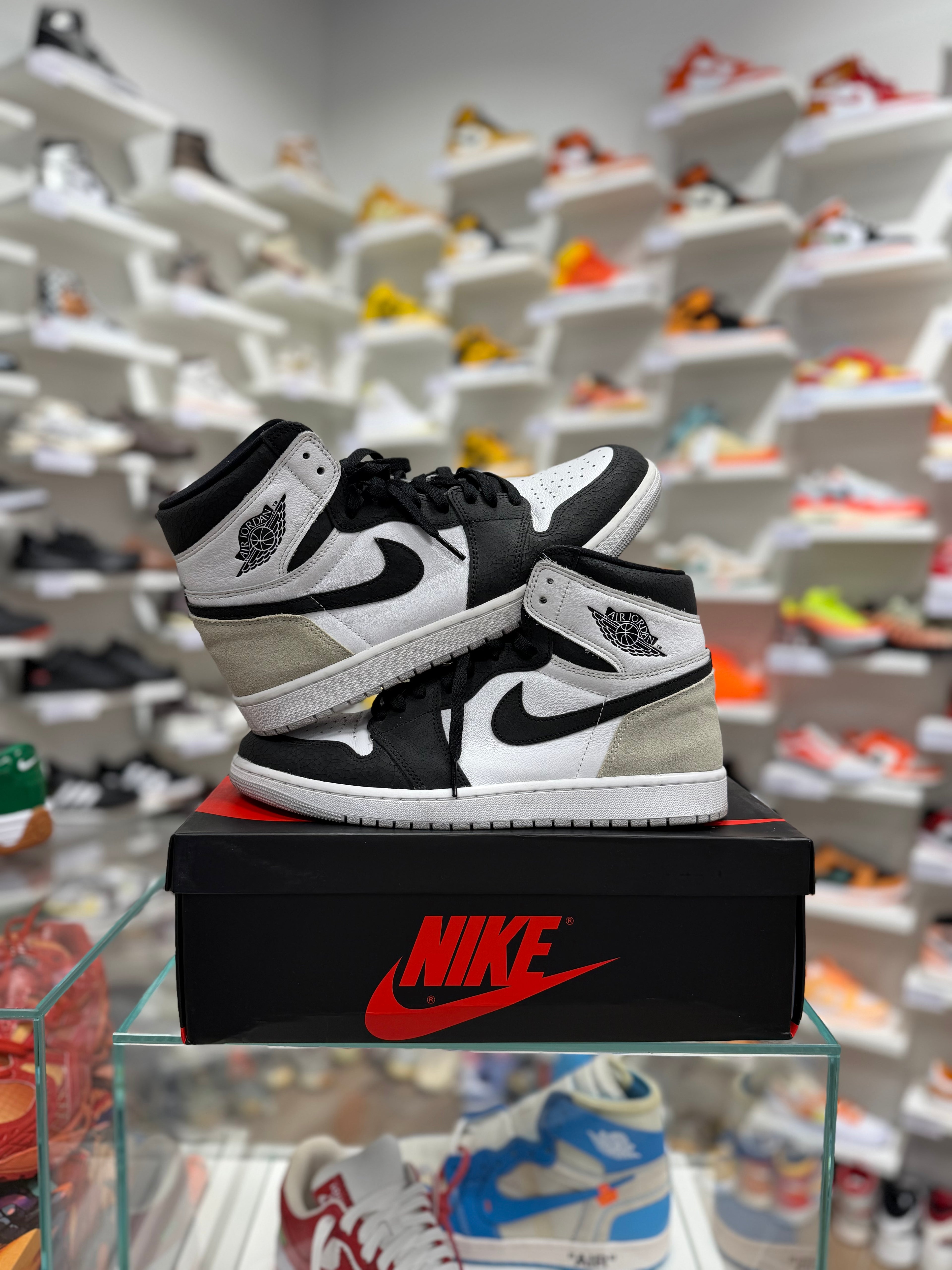Jordan 1 Retro High Bleached Coral - 45Eu (USED)