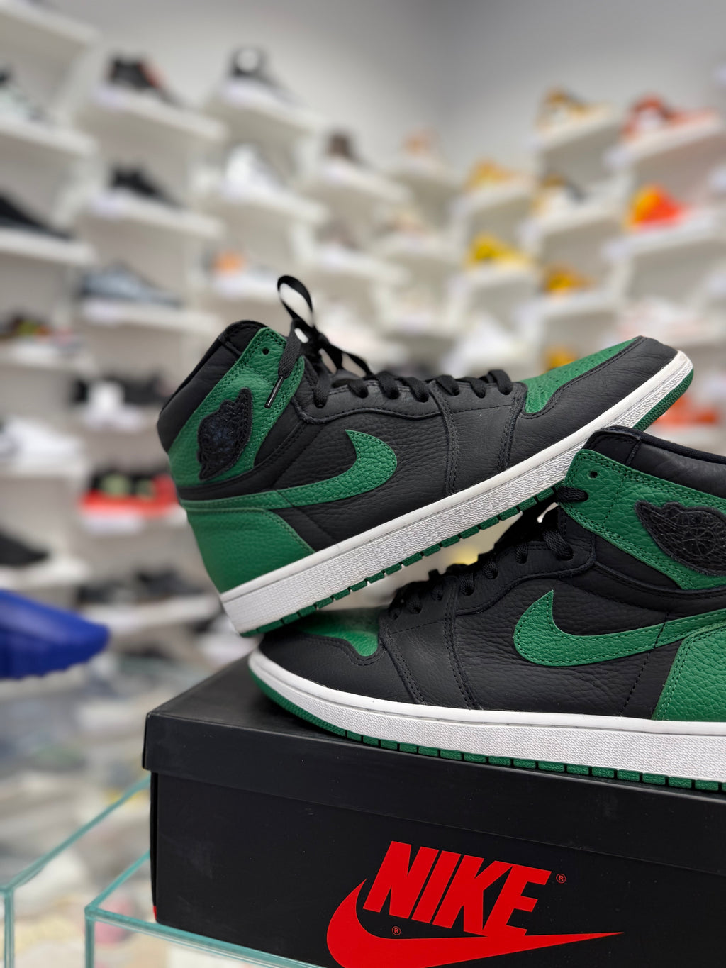 Jordan 1 Retro High Pine Green - 45Eu (USED)