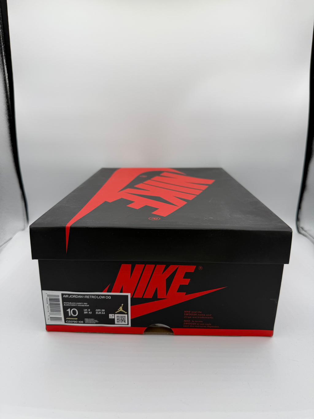 Jordan 1 Retro Low Black Toe - 44Eu (USED)