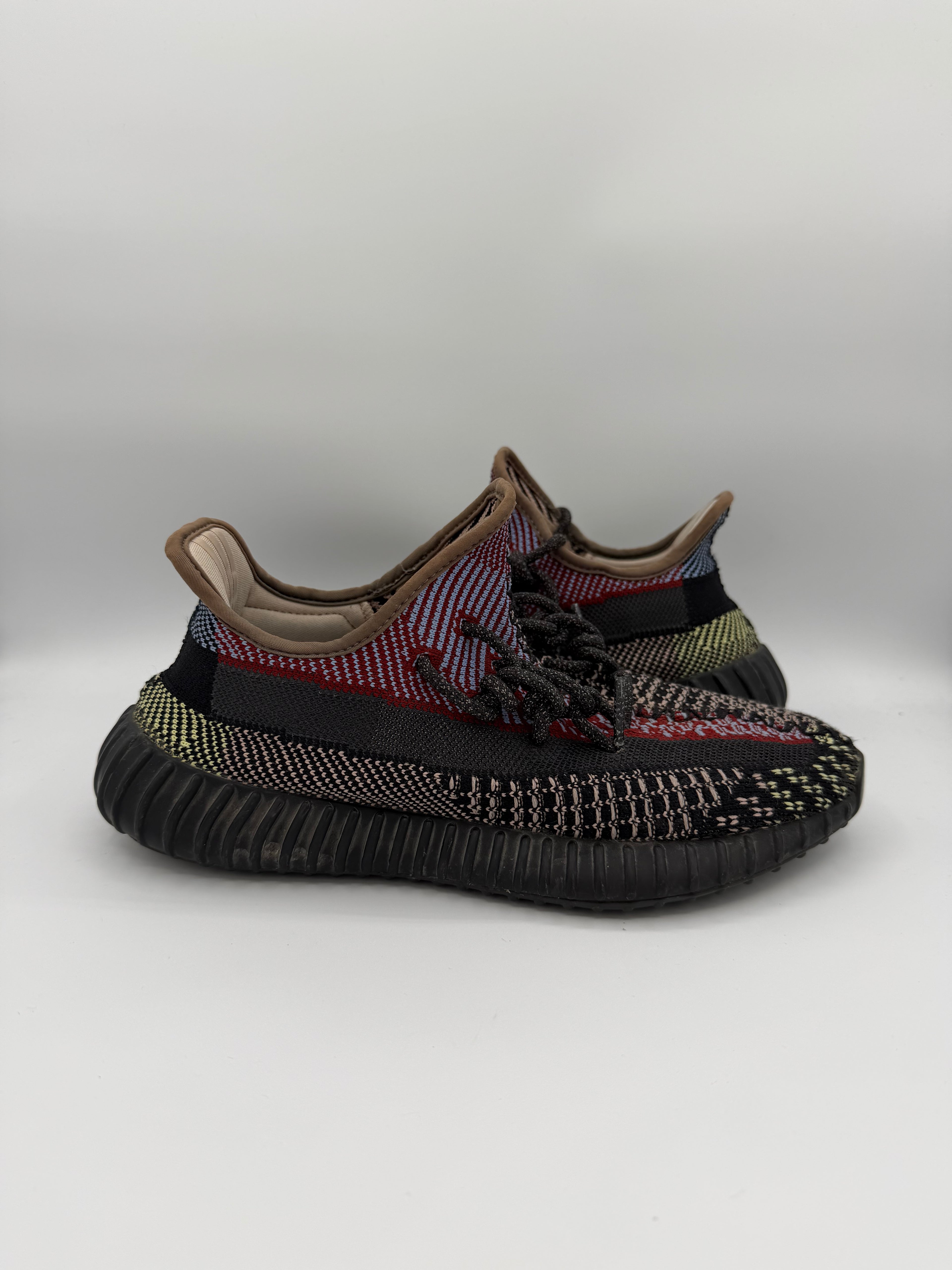 Yeezy Boost 350 V2 Yecheil - 41Eu (USED)