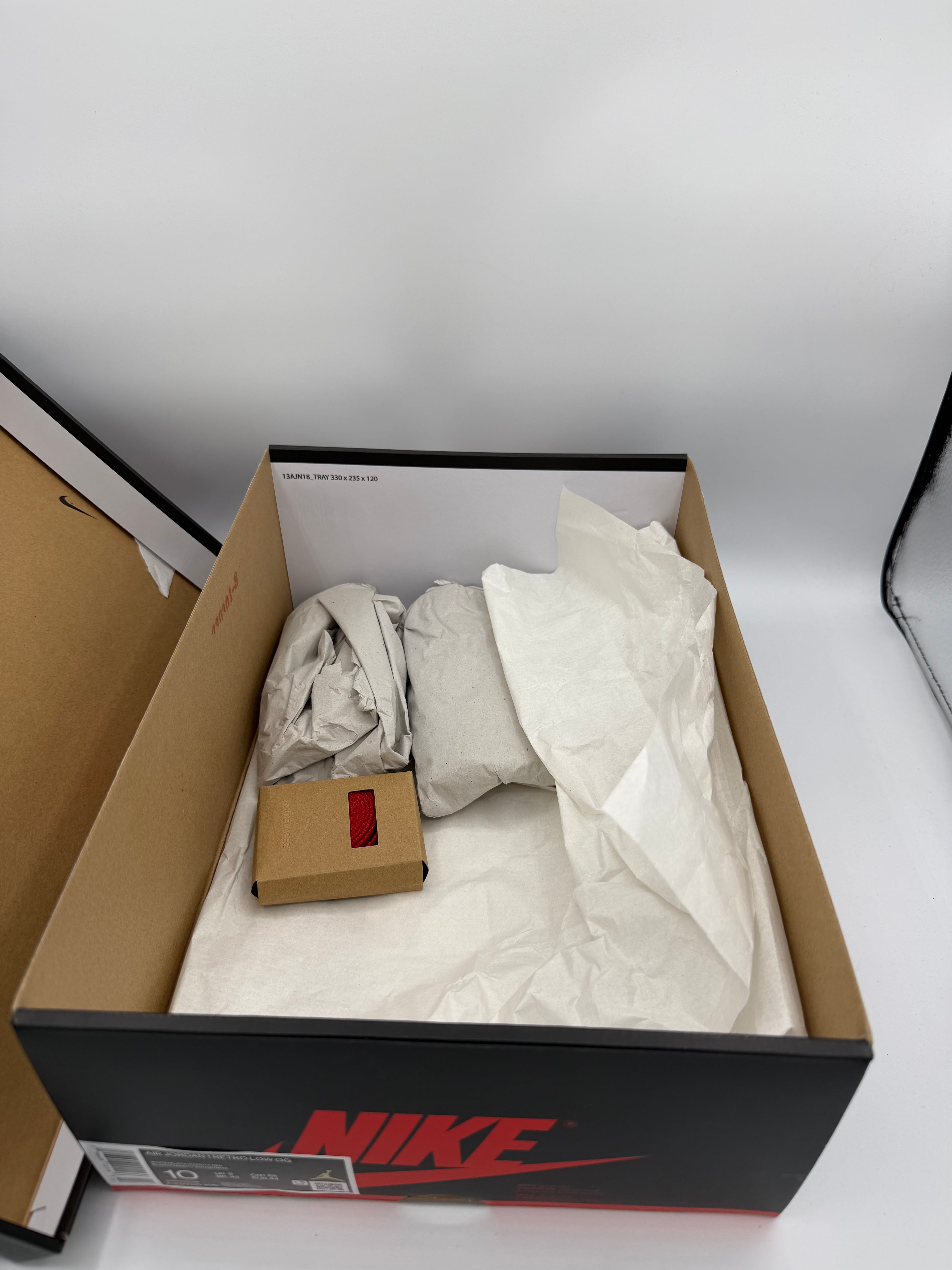 Jordan 1 Retro Low Black Toe - 44Eu (USED)