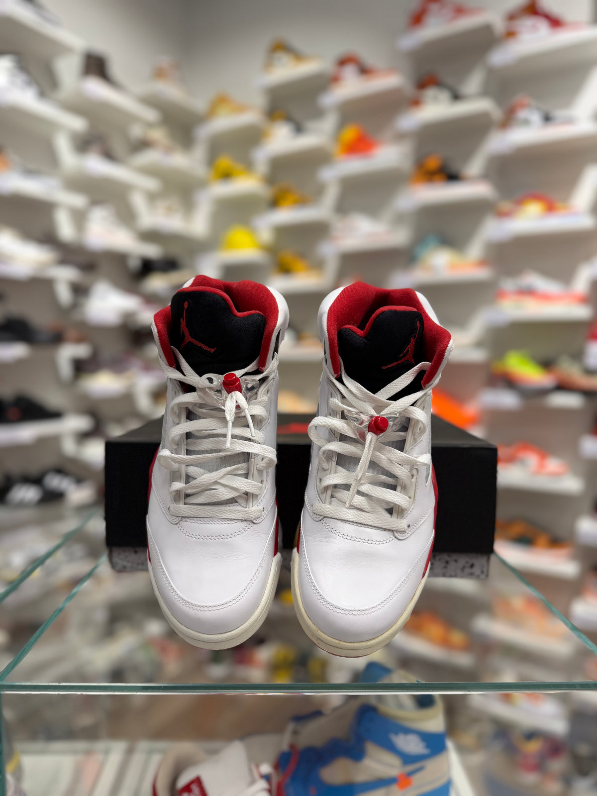 Jordan 5 Retro Fire Red Black Tongue (2013) - 42Eu (USED)