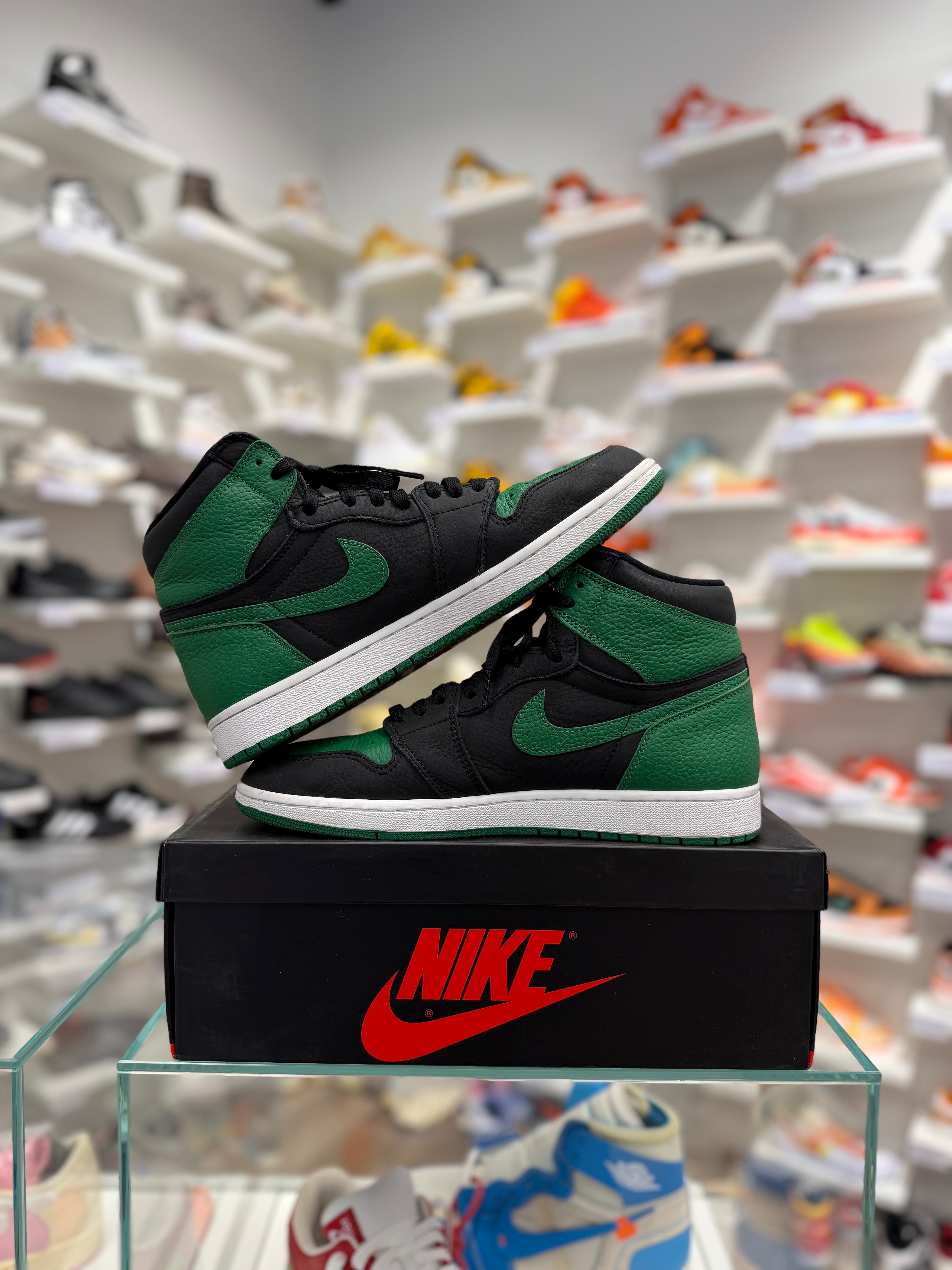 Jordan 1 Retro High Pine Green - 45Eu (USED)