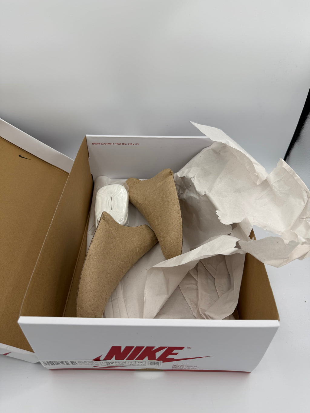 Jordan 1 Retro High OG Heritage - 43Eu (USED)
