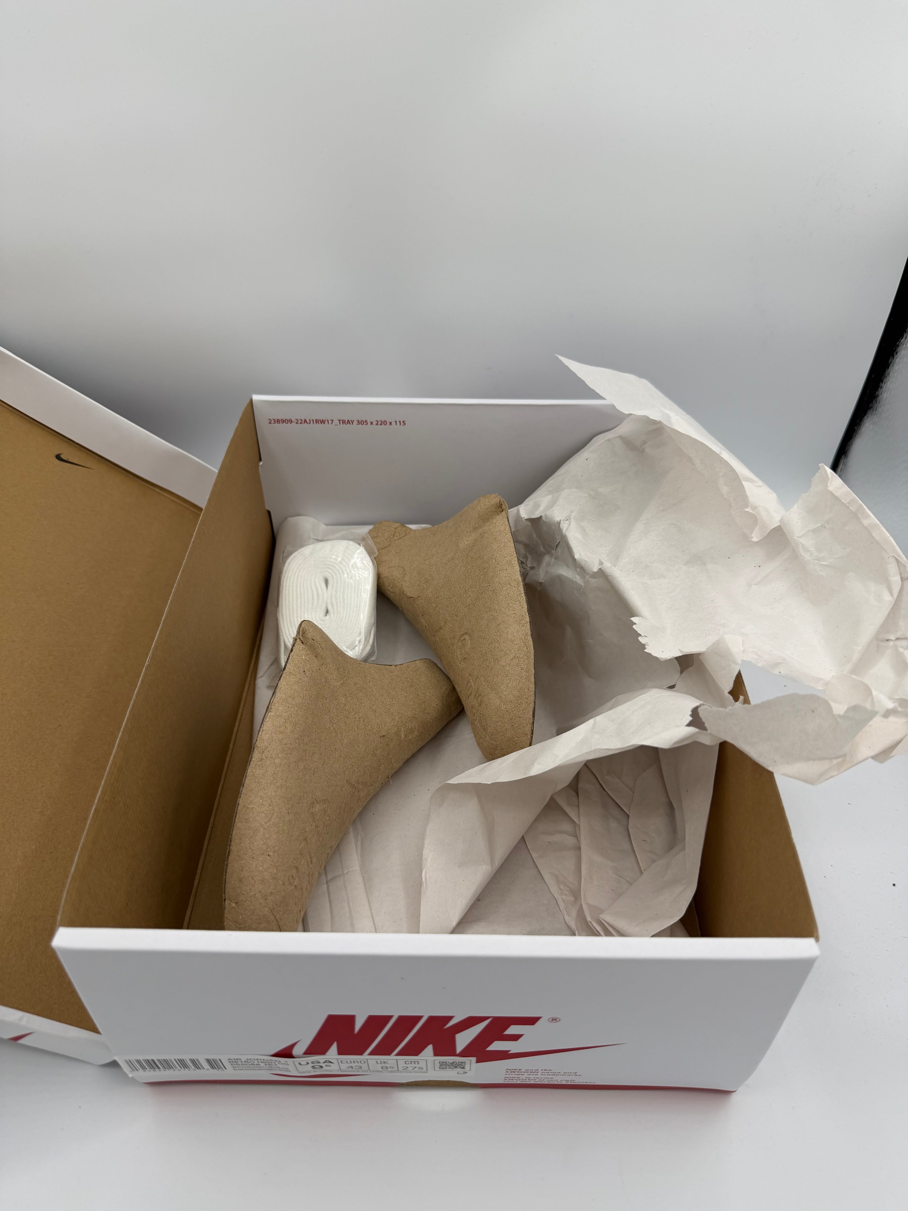 Jordan 1 Retro High OG Heritage - 43Eu (USED)