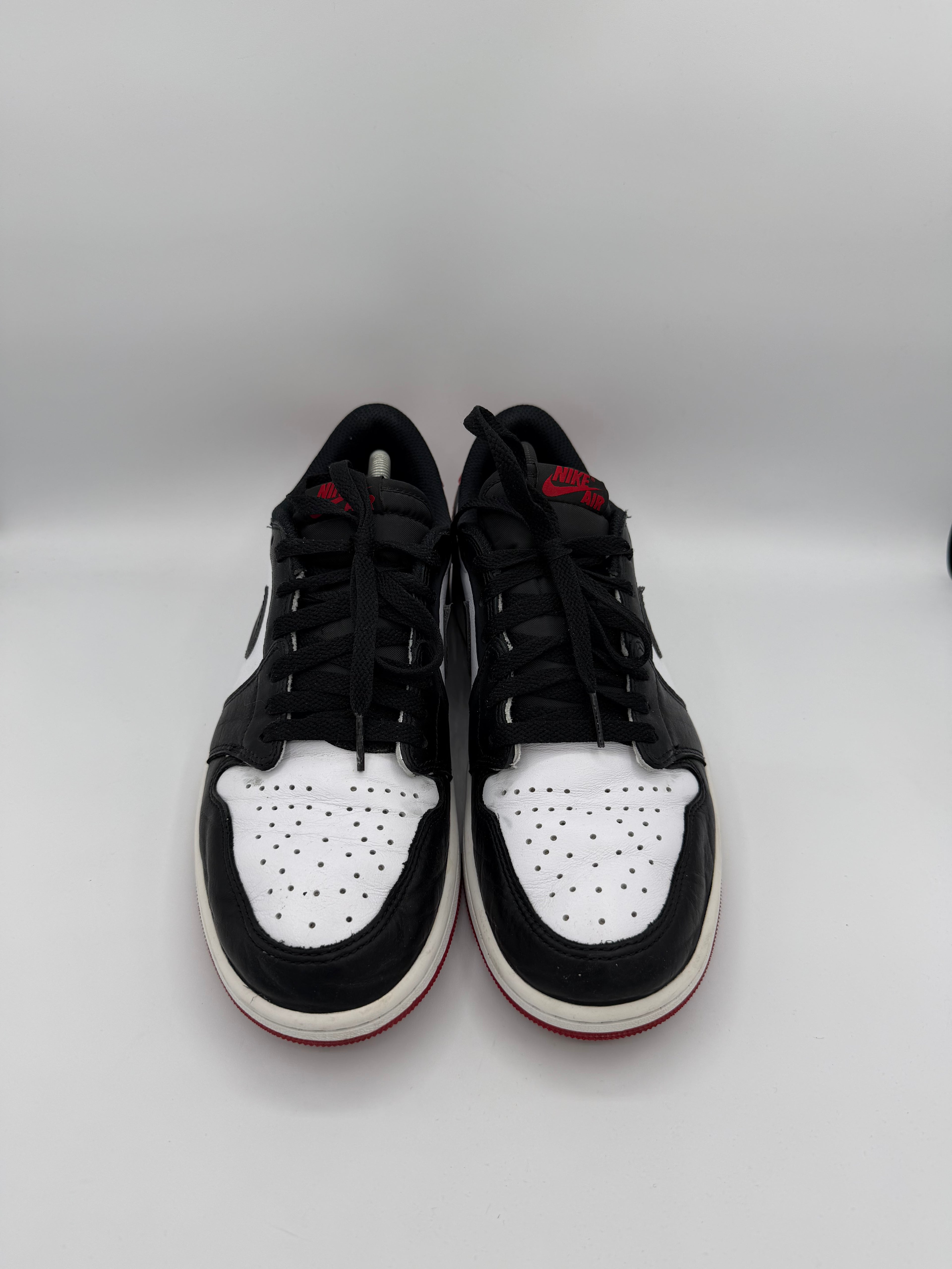 Jordan 1 Retro Low Black Toe - 44Eu (USED)