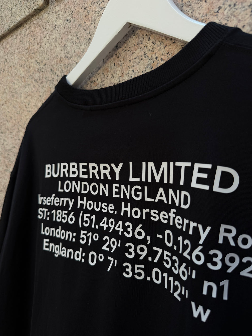 Burberry Horseferry Print Tee Black - XL (USED)