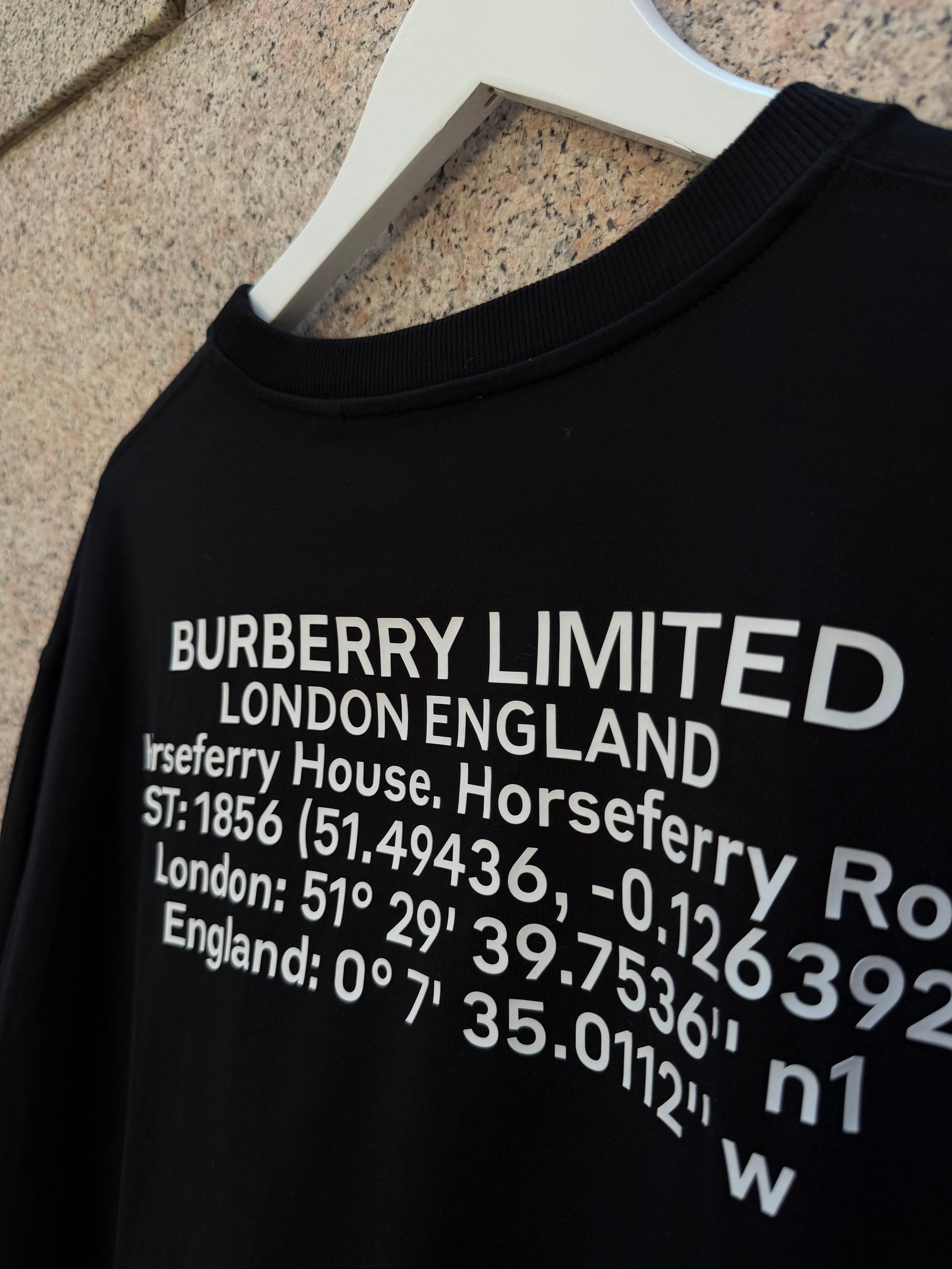 Burberry Horseferry Print Tee Black - XL (USED)