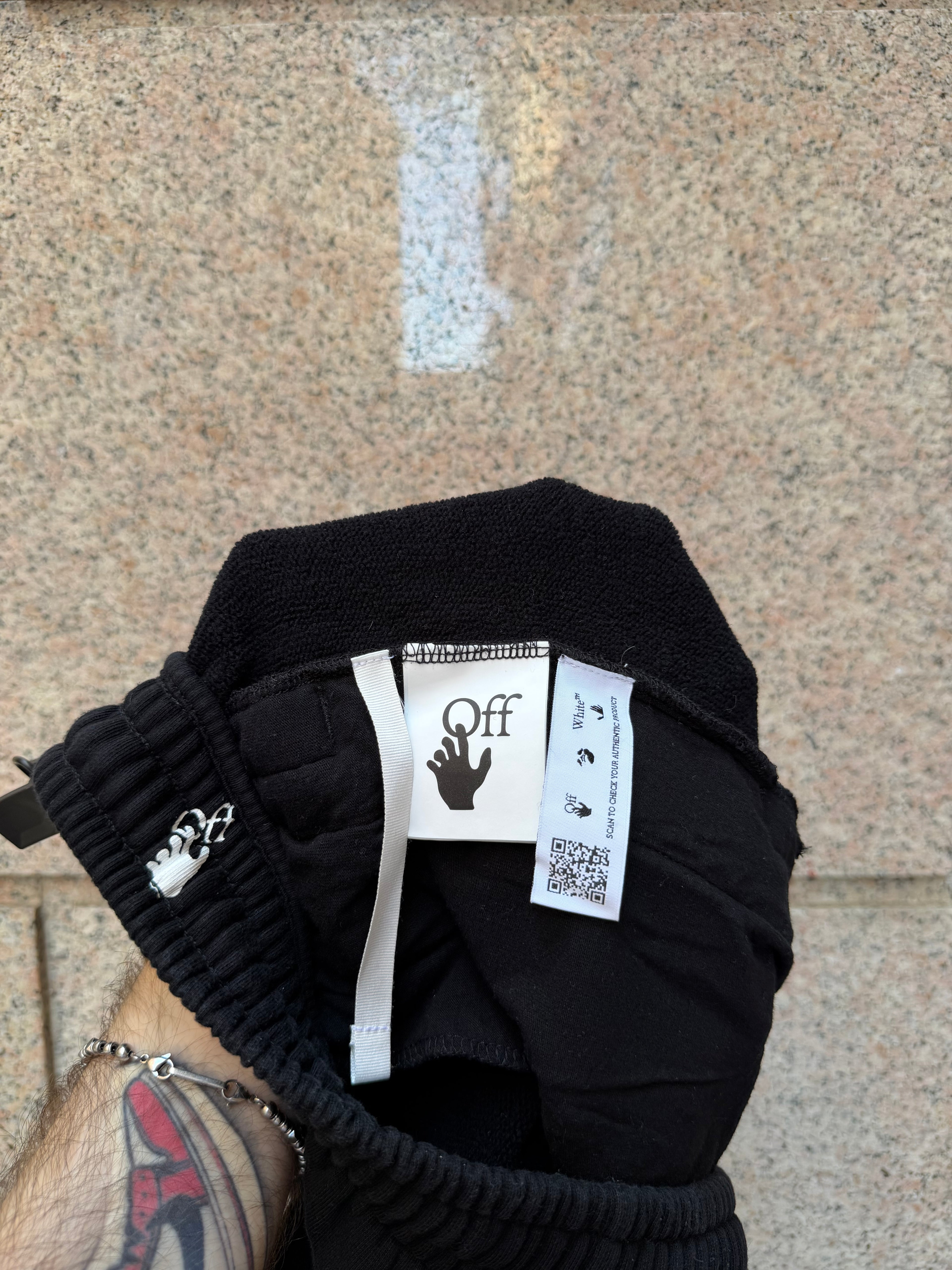 Off-White Shorts Multi Logo Black - M (USED)