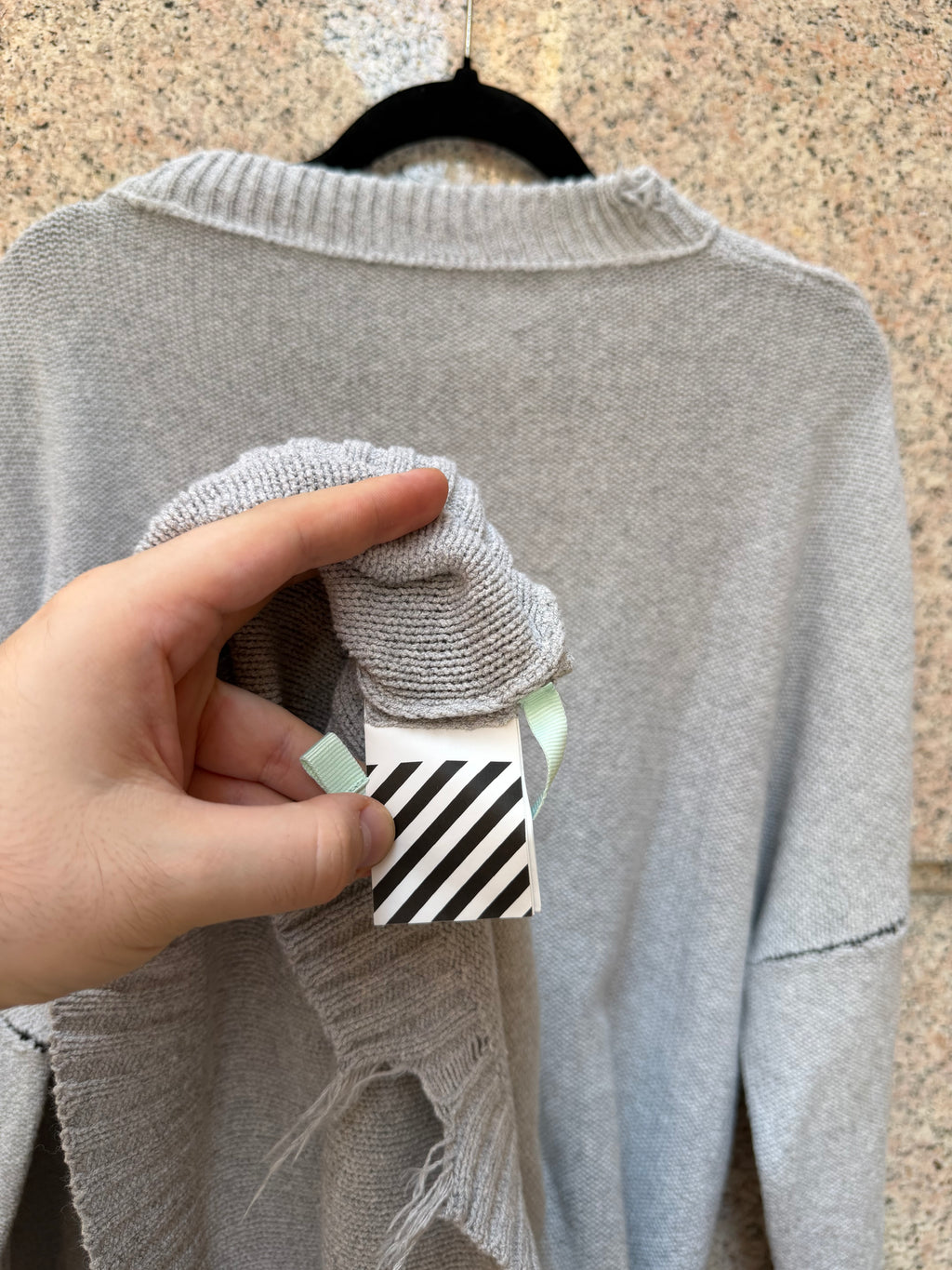 Off-White Distressed Logo Intarsia Sweater Grey - M (USED)
