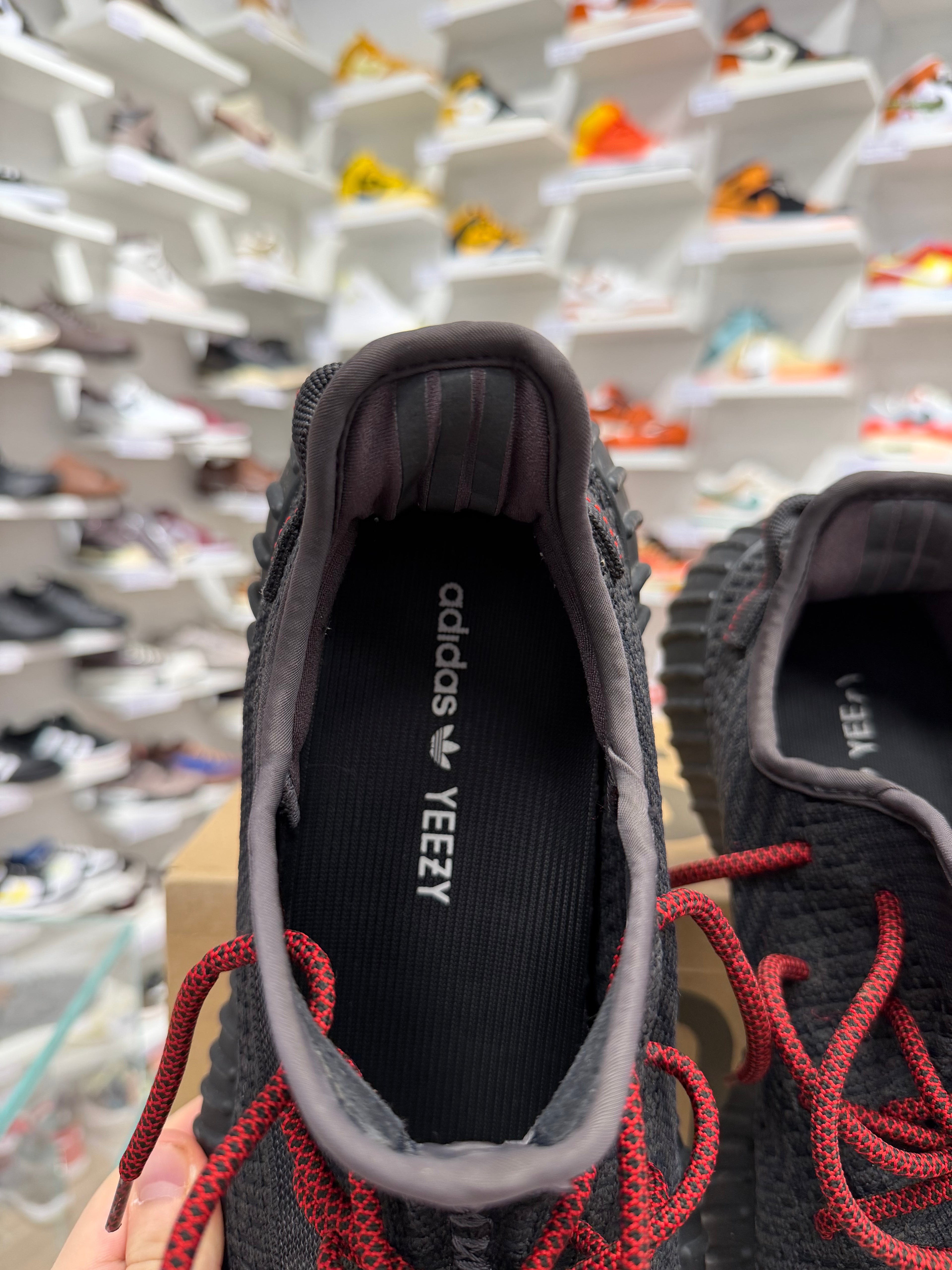 Yeezy 350 V2 Triple Black - 44,5Eu (USED)