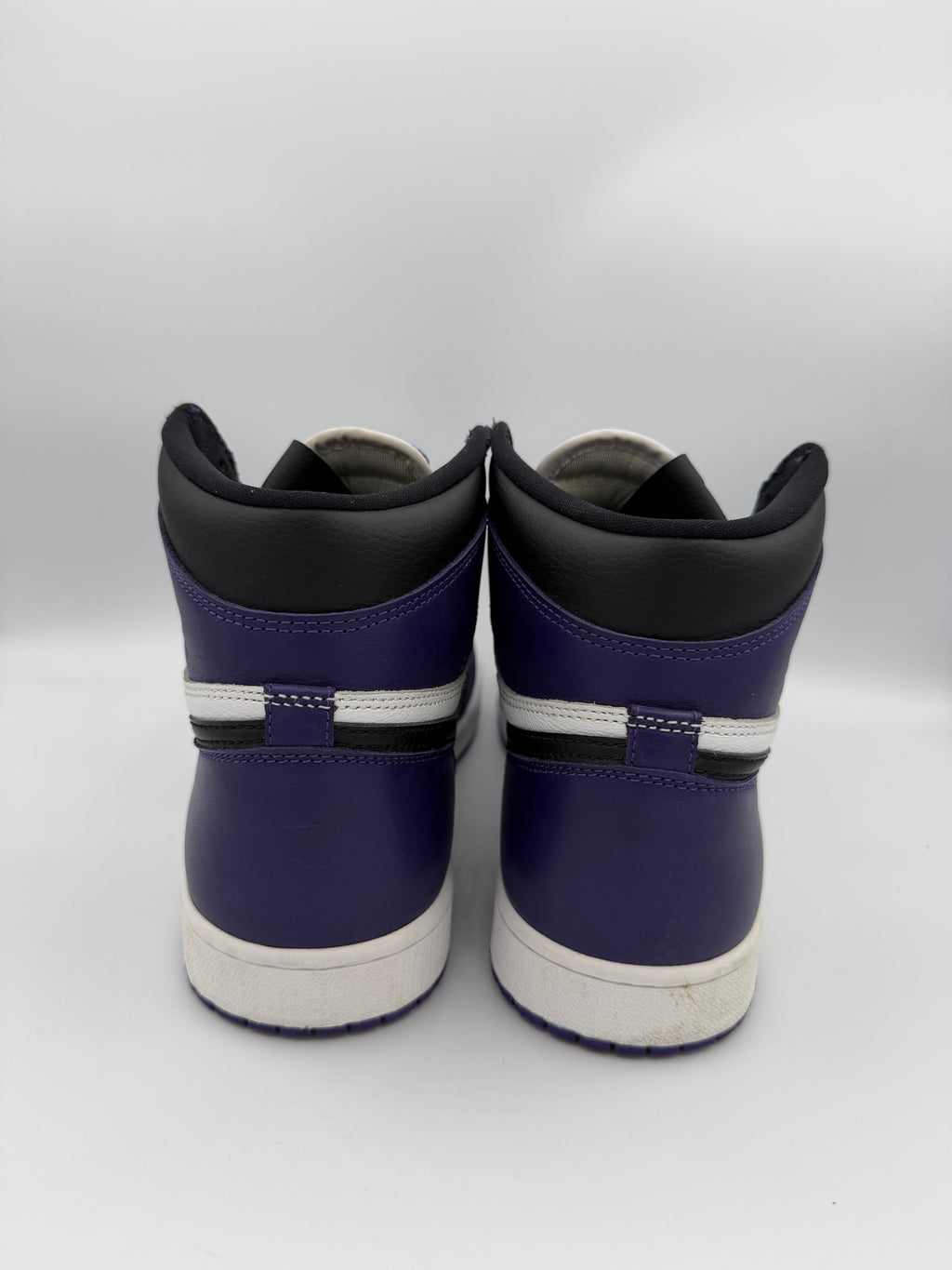 Jordan 1 Retro High Court Purple White - 45Eu (USED)