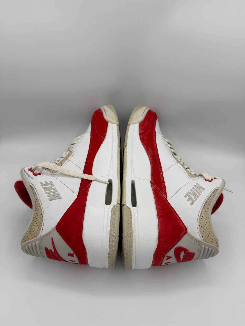 Jordan 3 Retro Tinker University Red - 44Eu (USED)